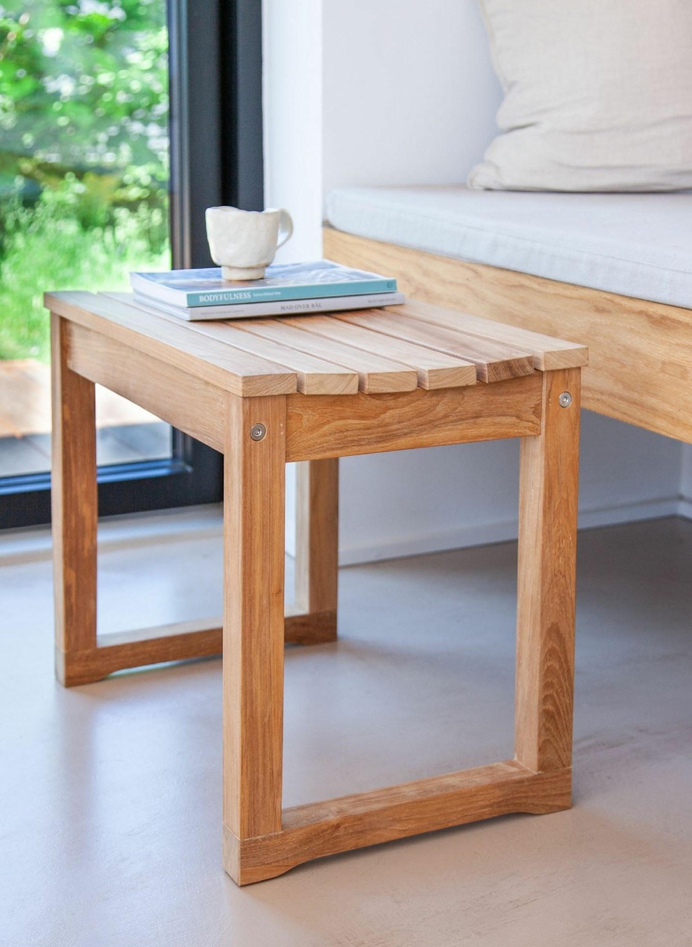 cinas Holzbank VEGA: BRAUN