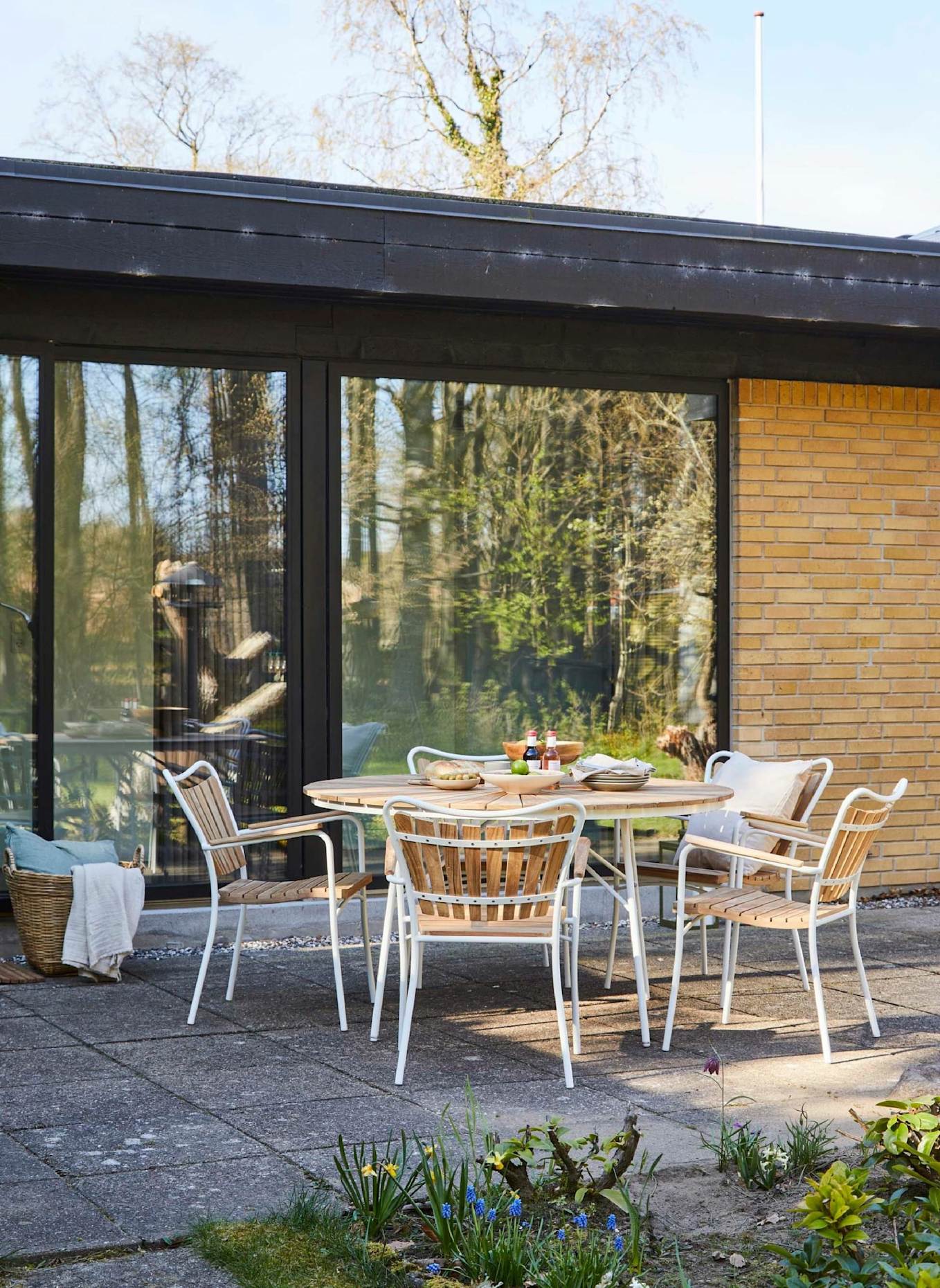 cinas Gartentisch ELLEN: WEISS