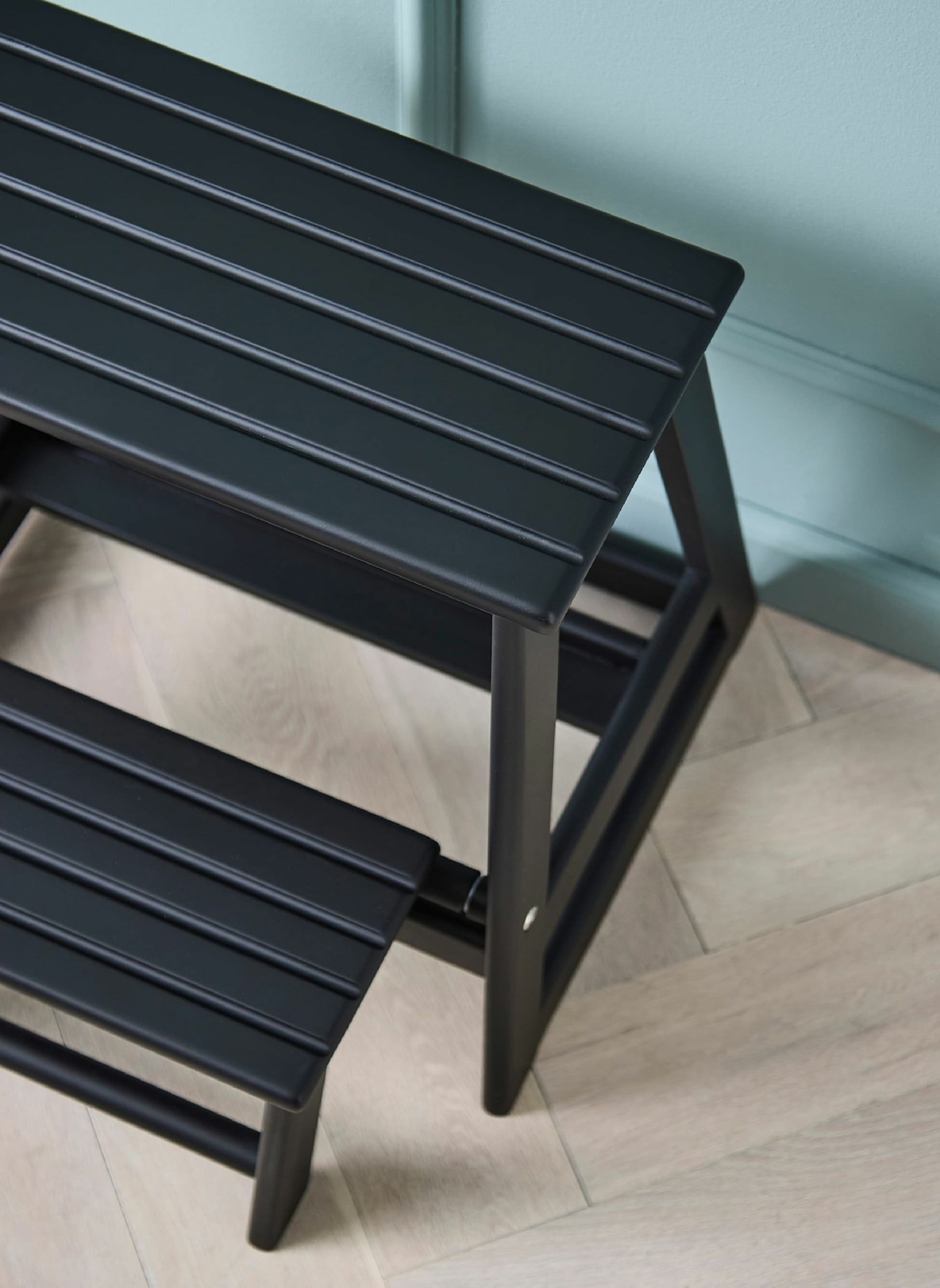 cinas Stehleiter SKALA: SCHWARZ