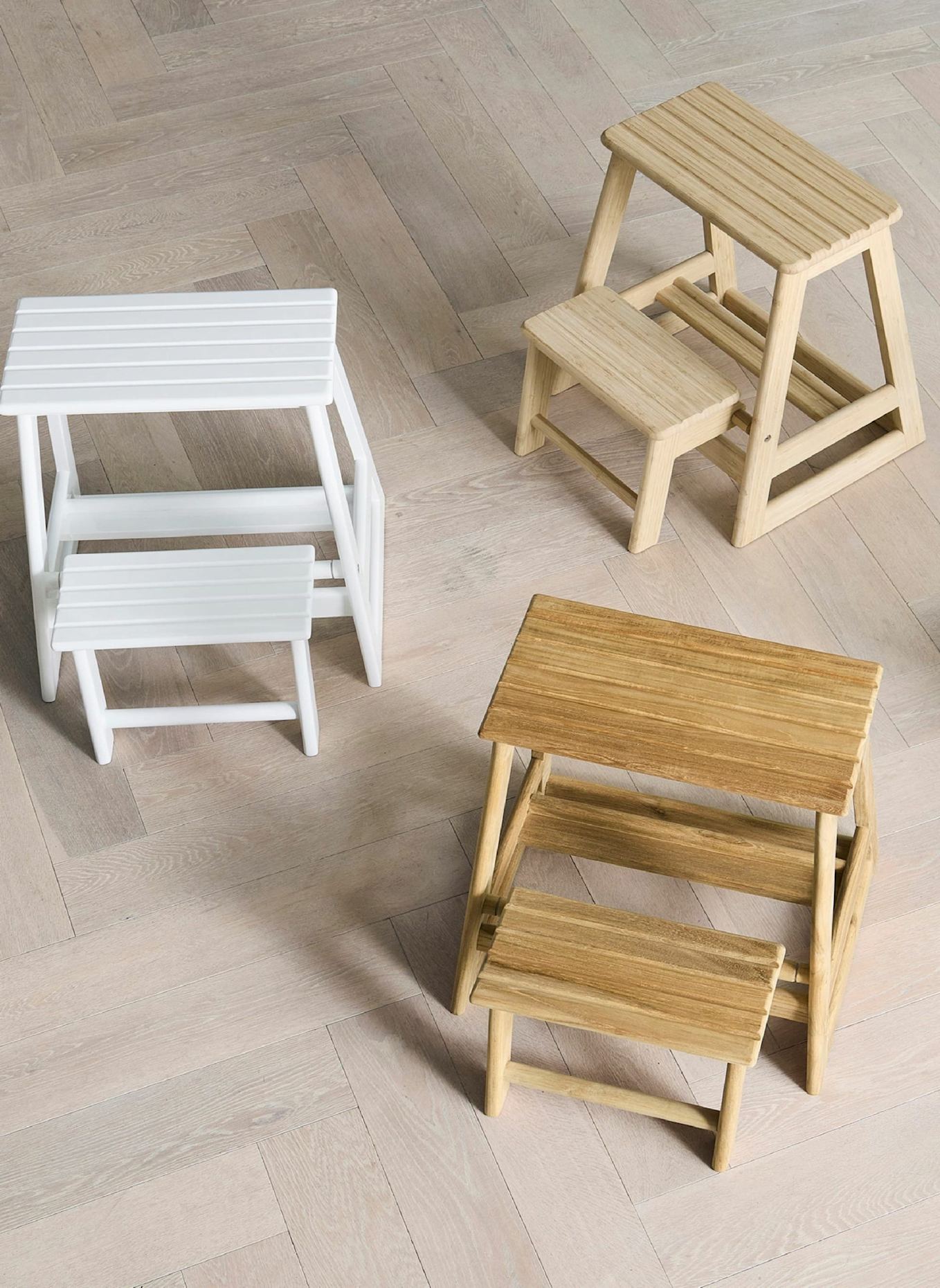 cinas Stehleiter SKALA: WEISS