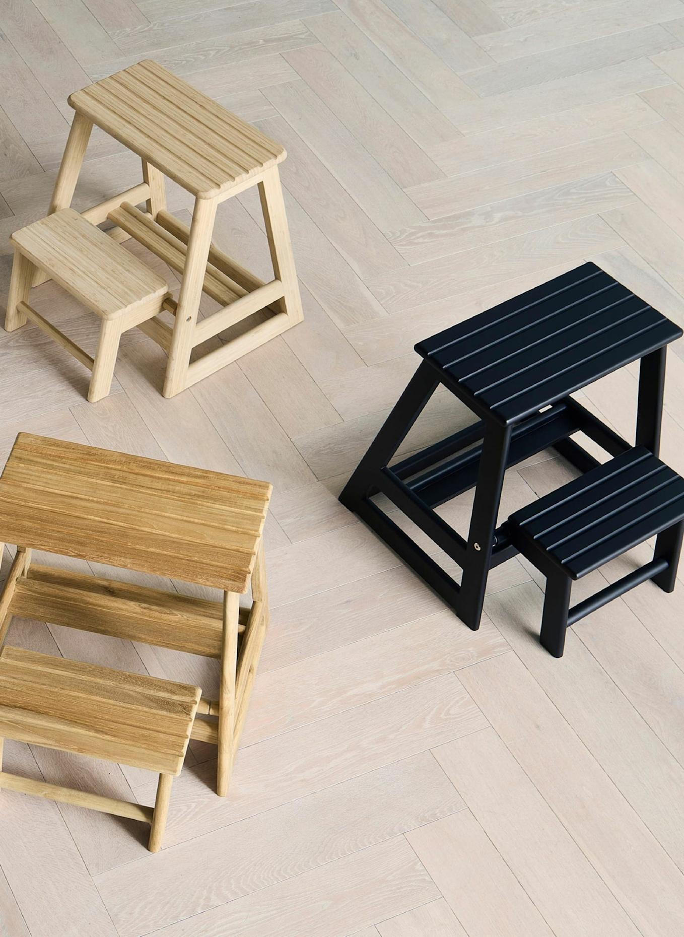 cinas Stehleiter SKALA: SCHWARZ