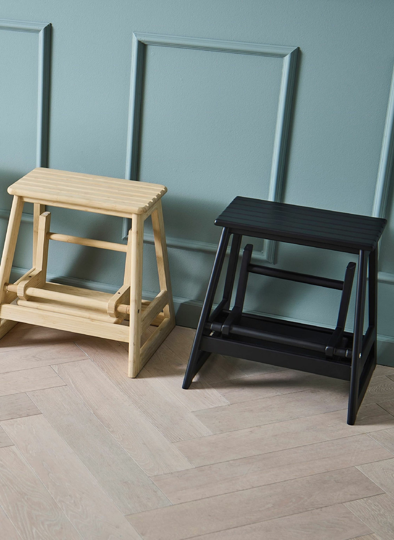 cinas Stehleiter SKALA: SCHWARZ