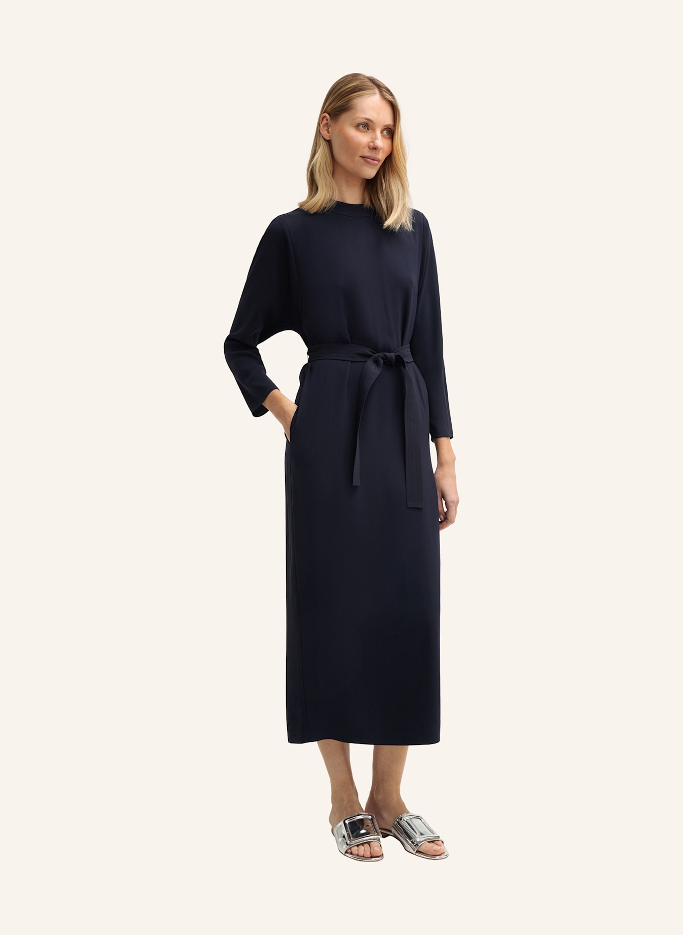 windsor. Kleid: DUNKELBLAU