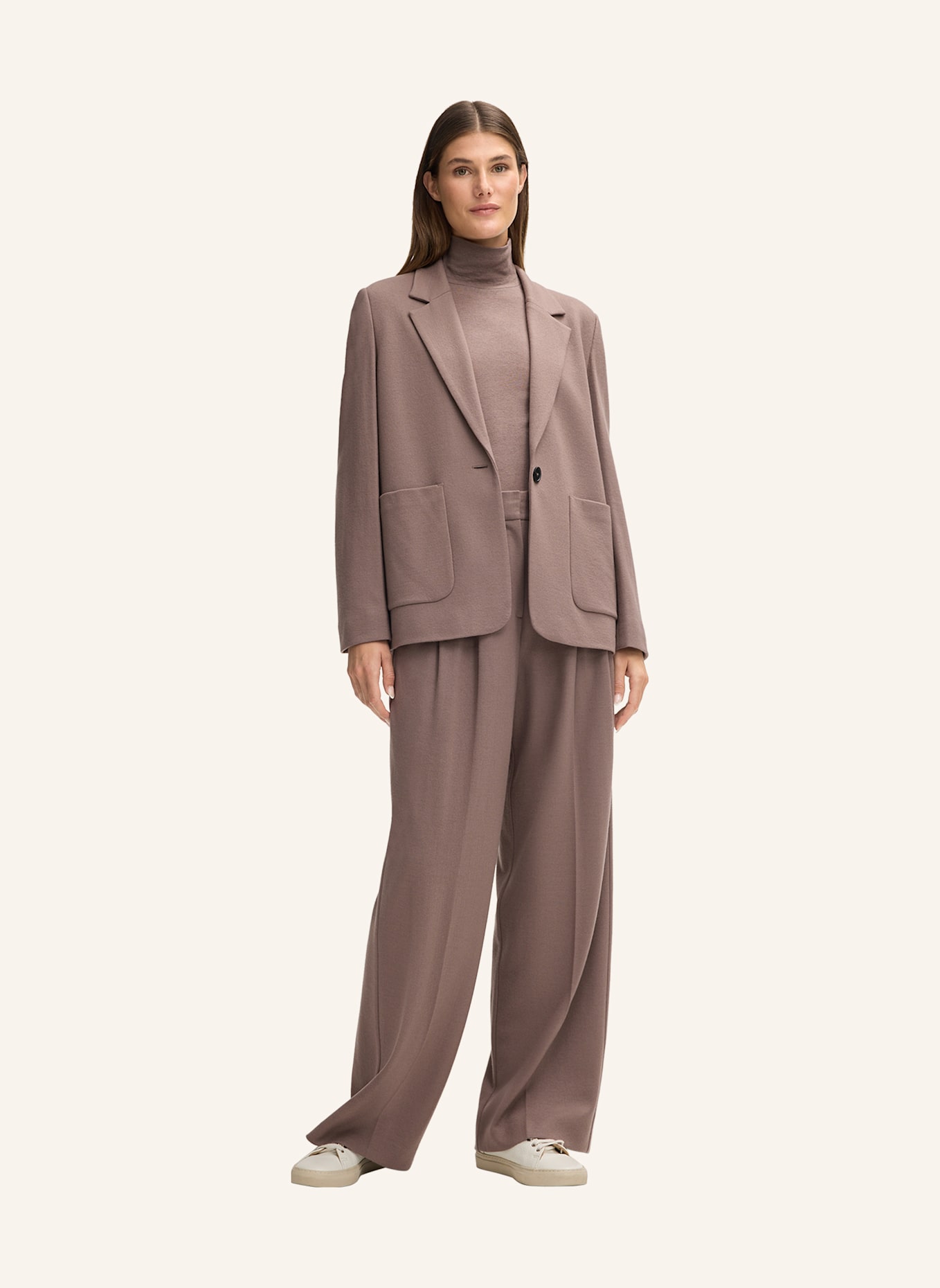 windsor. Rollkragenshirt: BRAUN