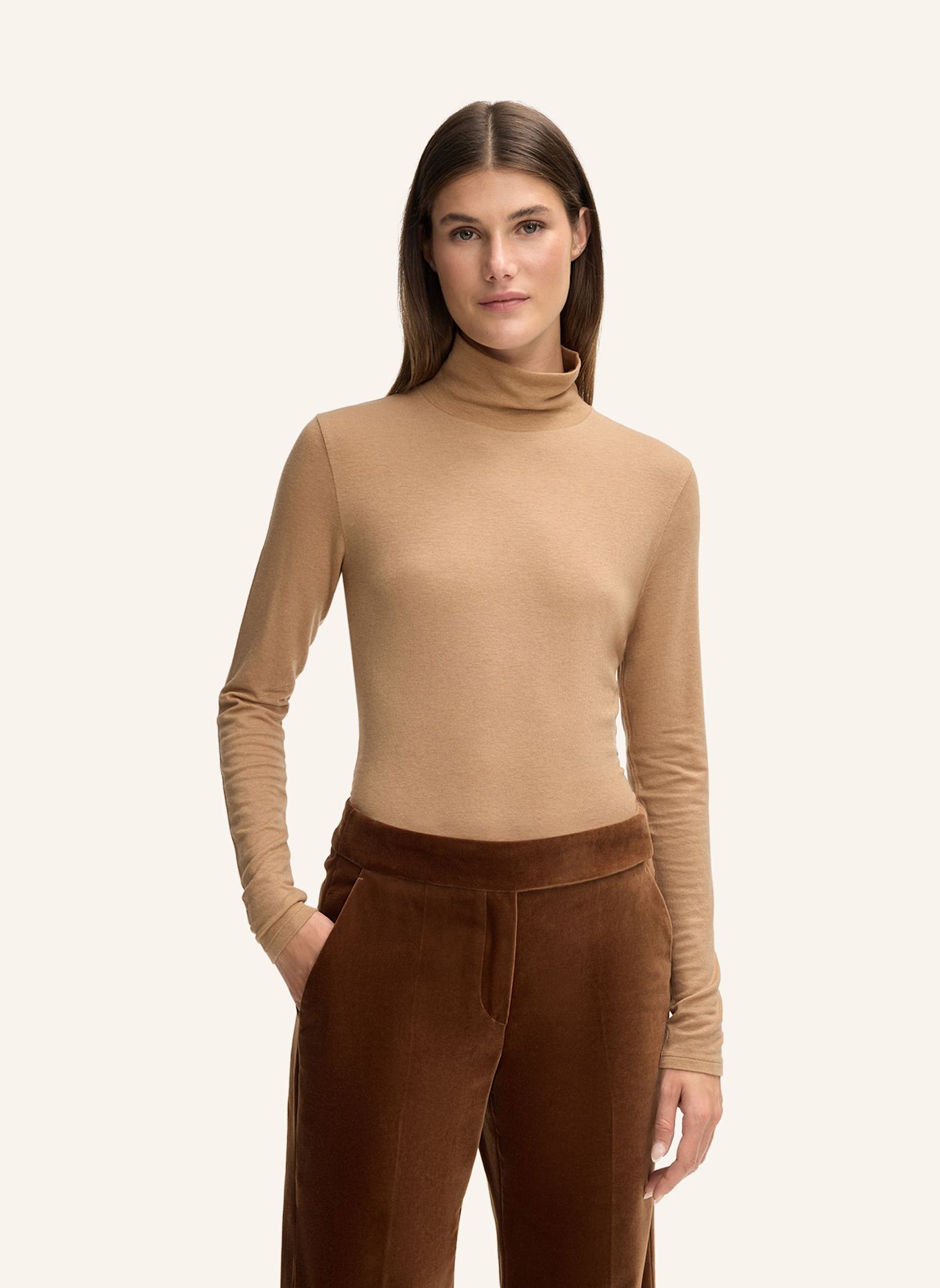 windsor. Rollkragenshirt: CAMEL