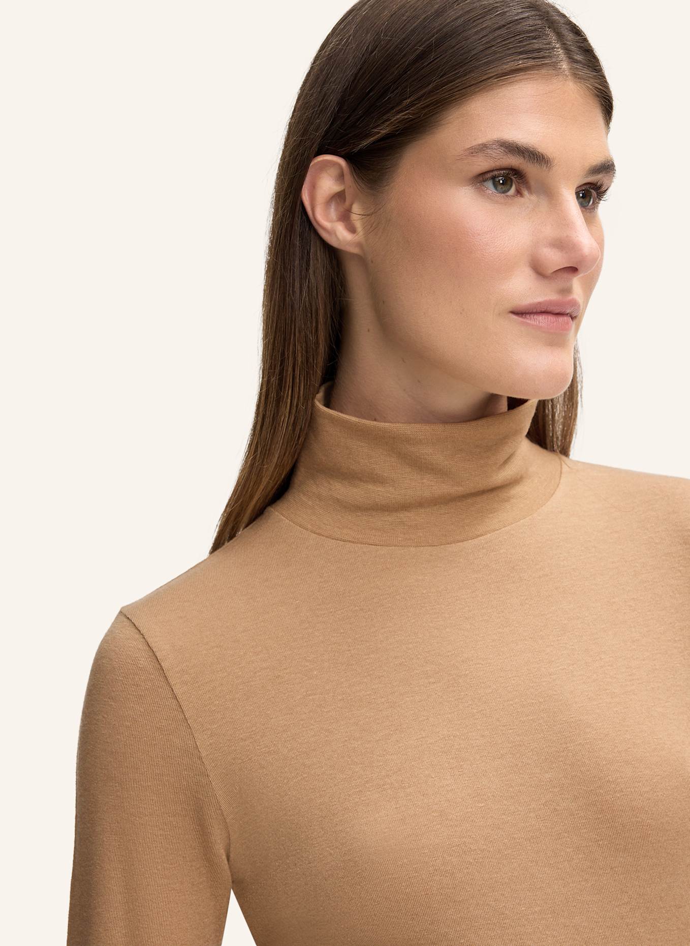 windsor. Rollkragenshirt: CAMEL