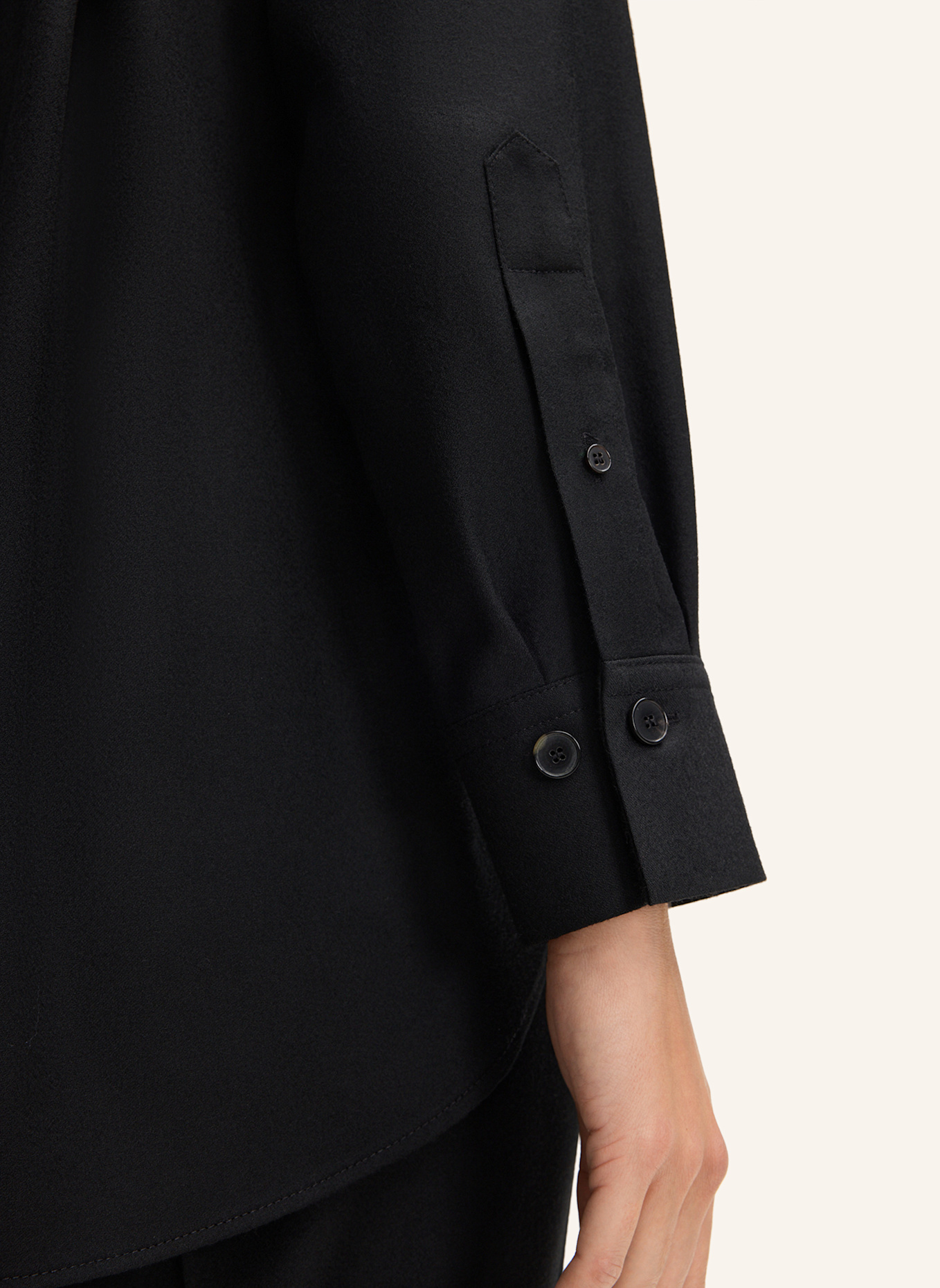 windsor. Bluse: SCHWARZ