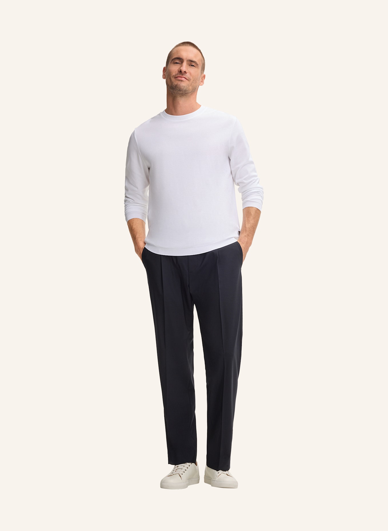 windsor. Longsleeve: WEISS