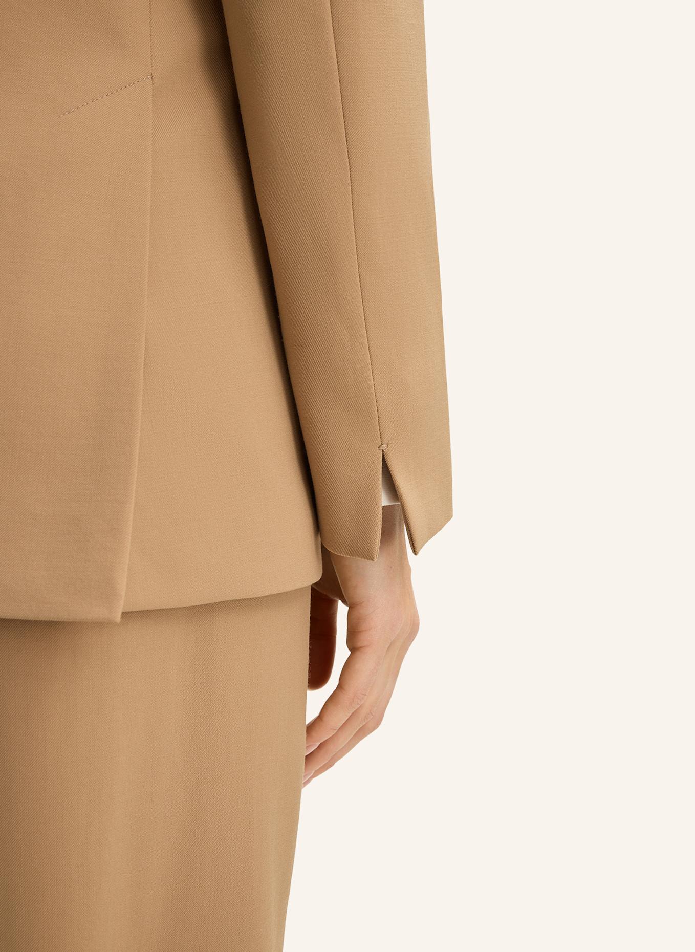 windsor. Blazer: BRAUN