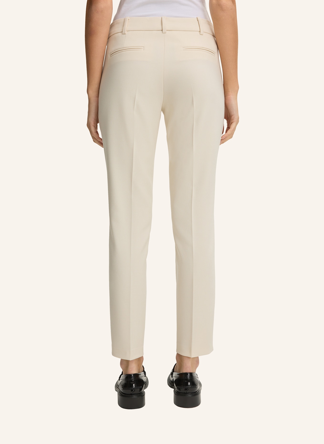 windsor. Hose: CREME