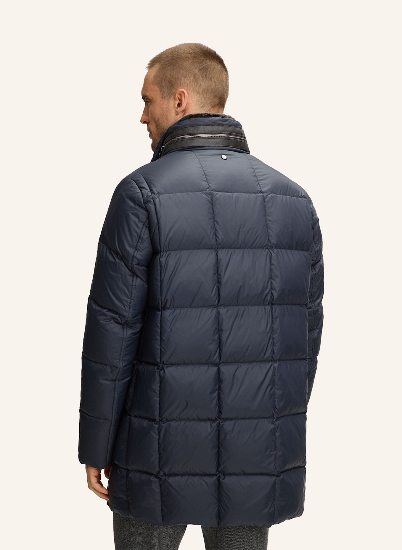 windsor. Steppmantel: DUNKELBLAU