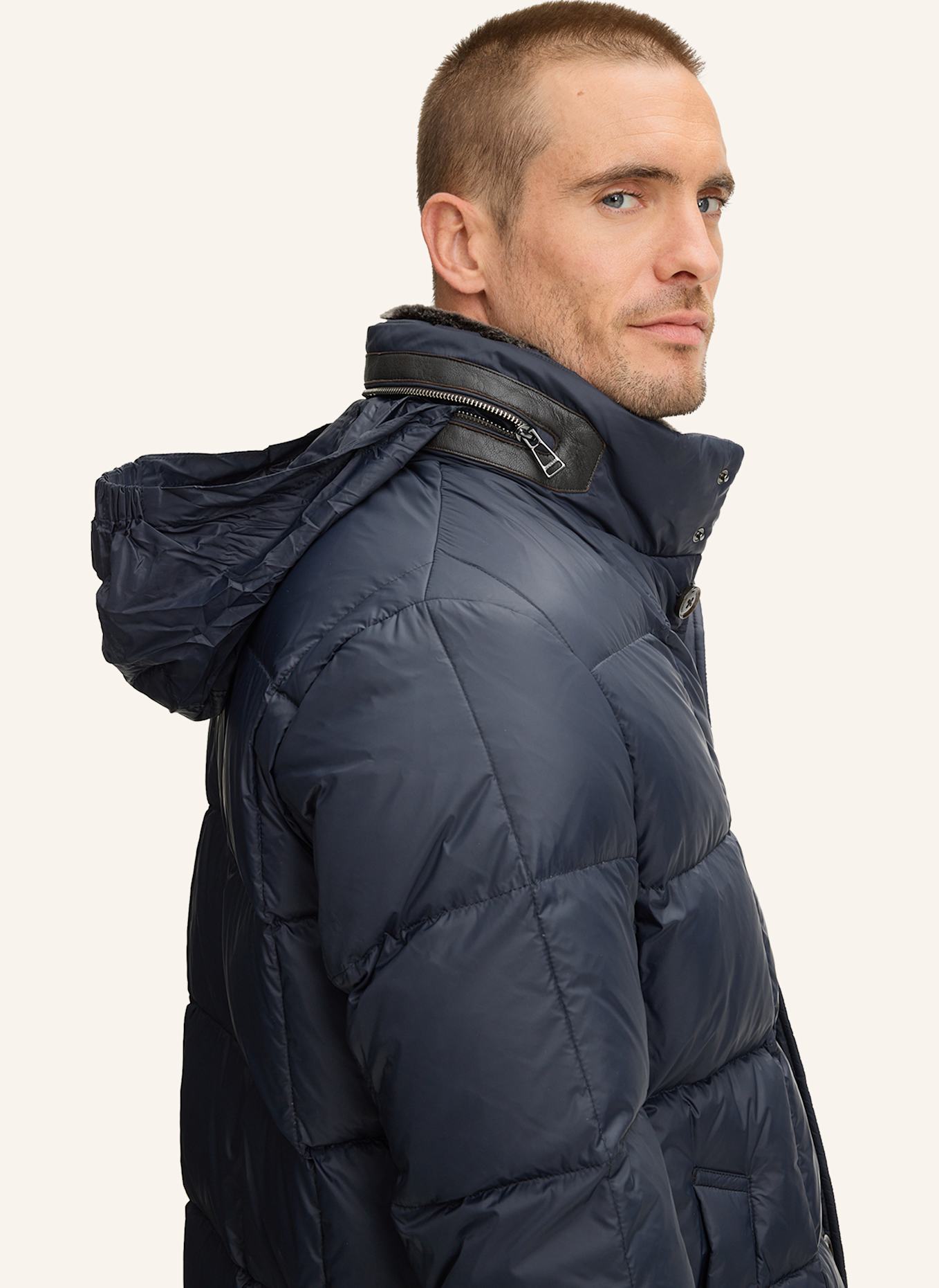 windsor. Steppmantel: DUNKELBLAU