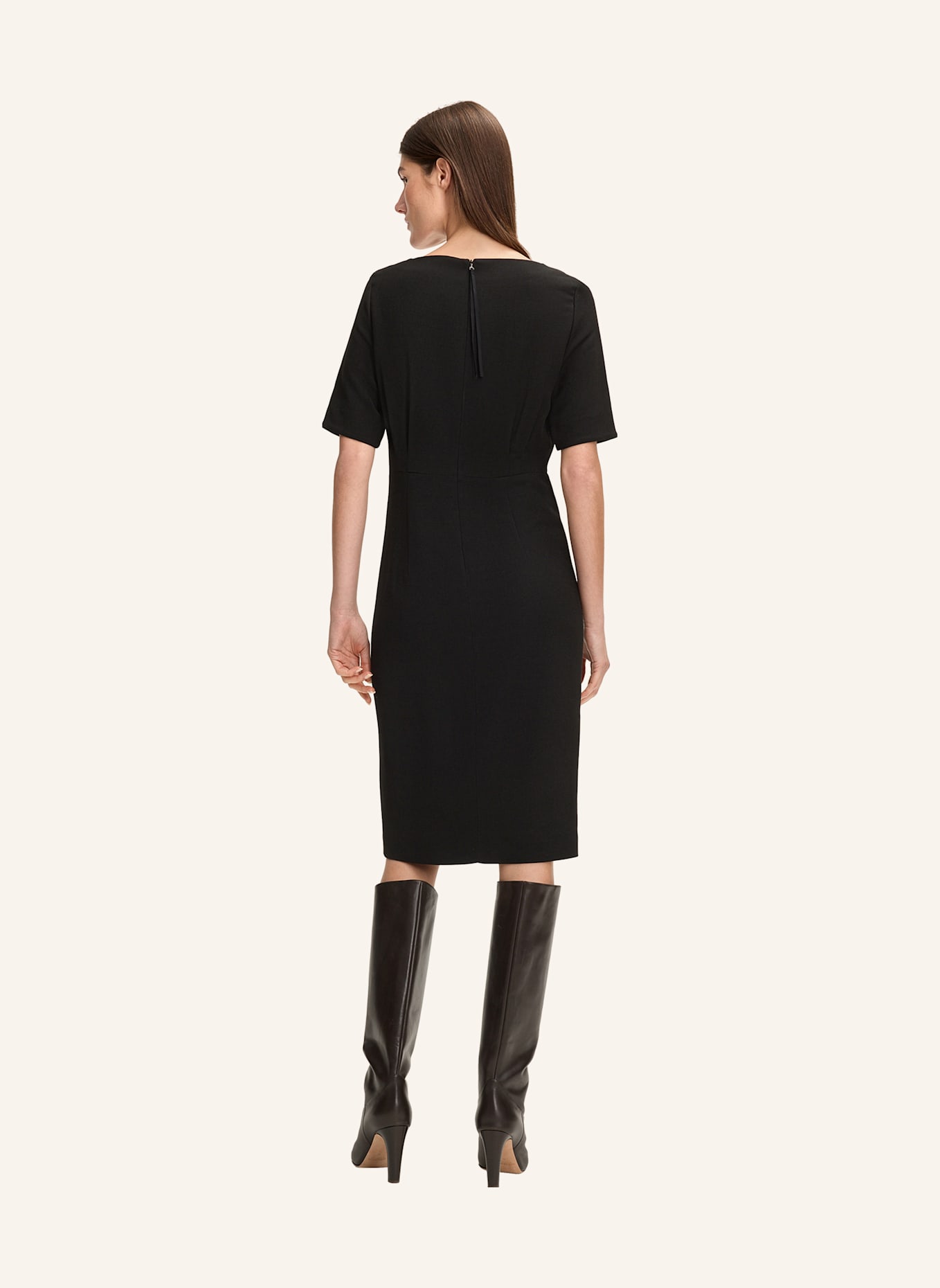 windsor. Kleid: SCHWARZ