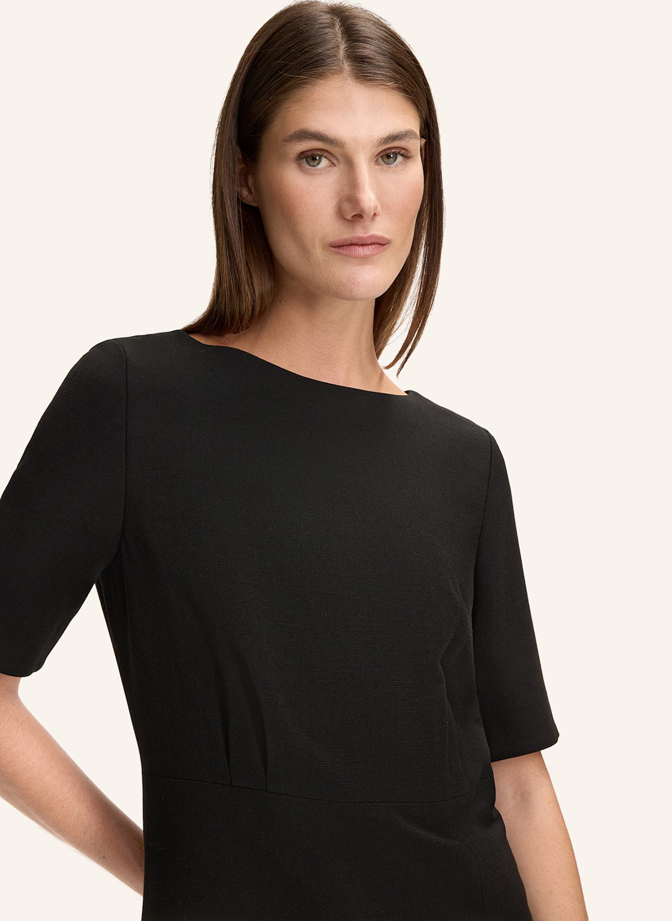 windsor. Kleid: SCHWARZ