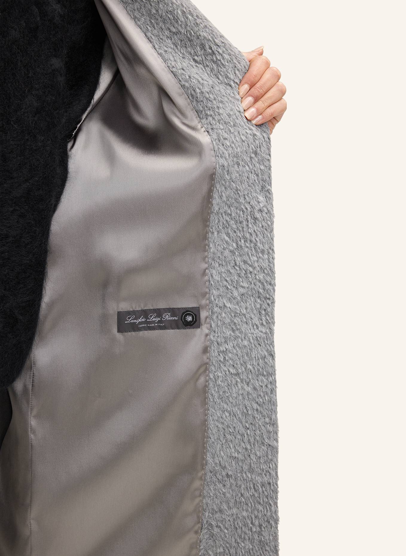 windsor. Mantel: GRAU