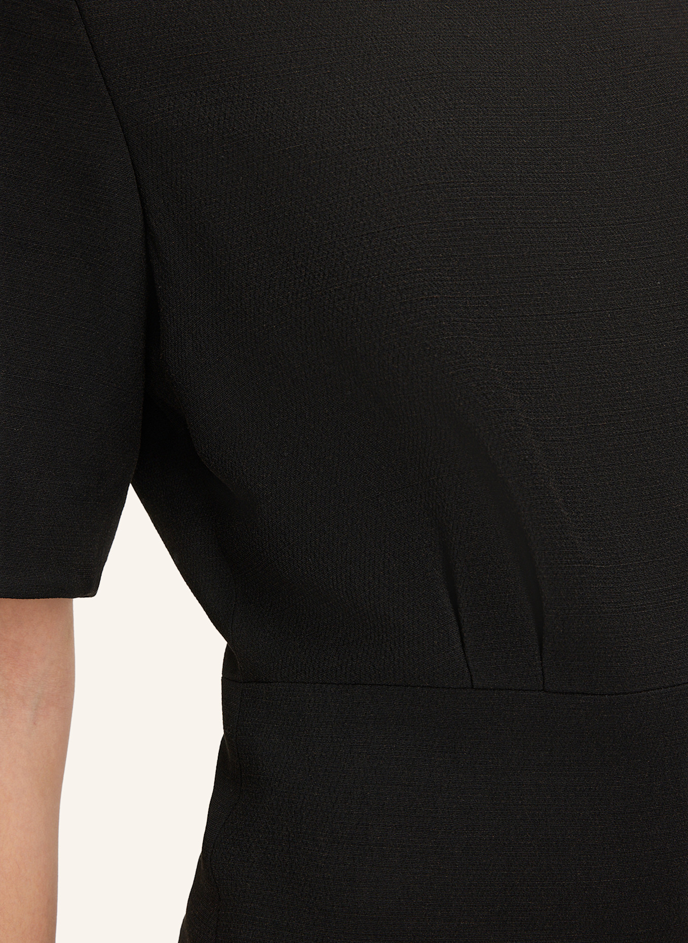 windsor. Kleid: SCHWARZ