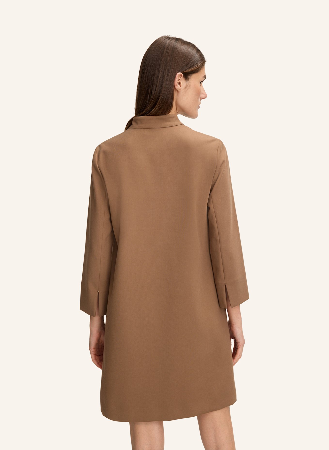 windsor. Kleid: BRAUN