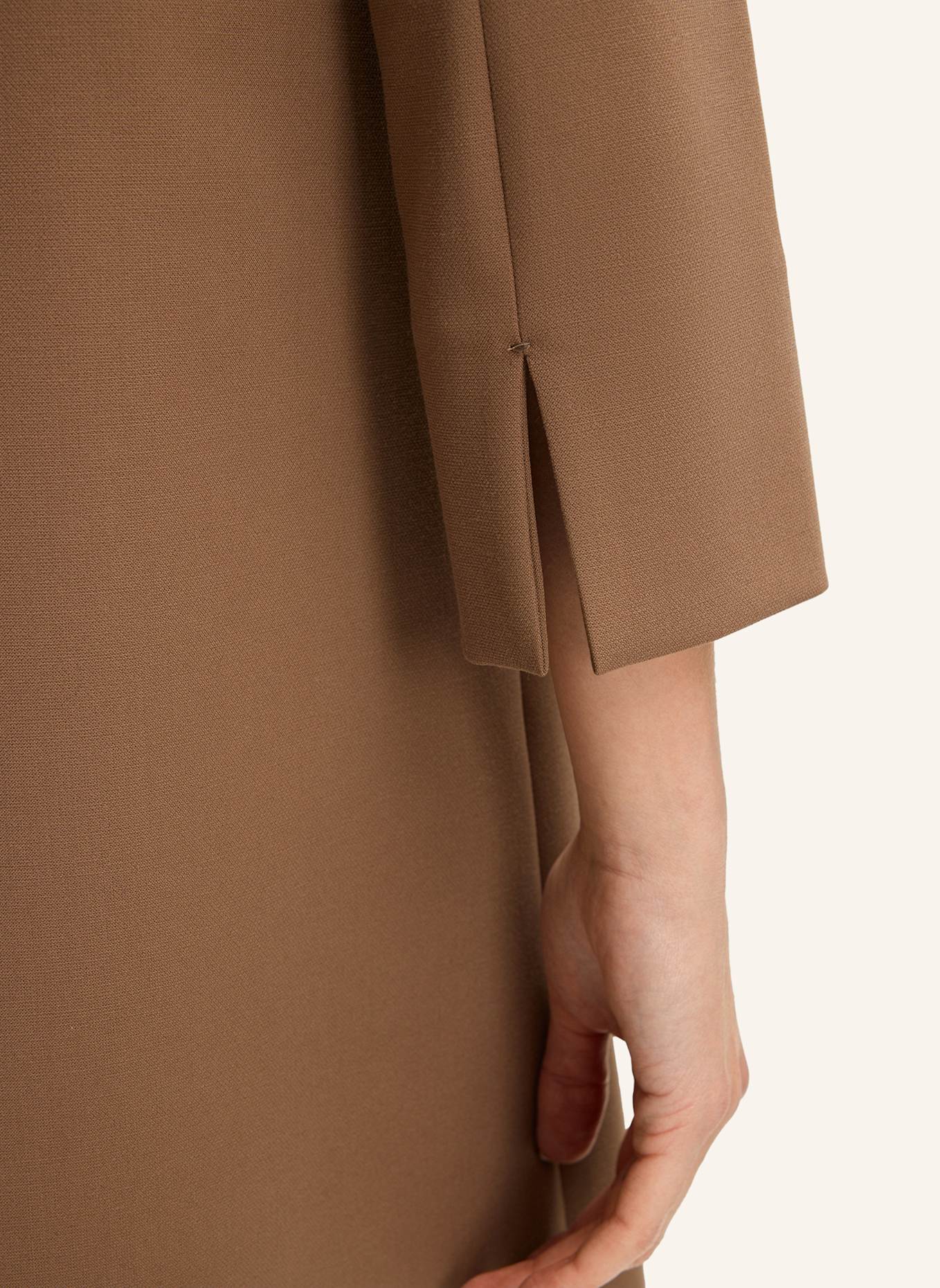 windsor. Kleid: BRAUN