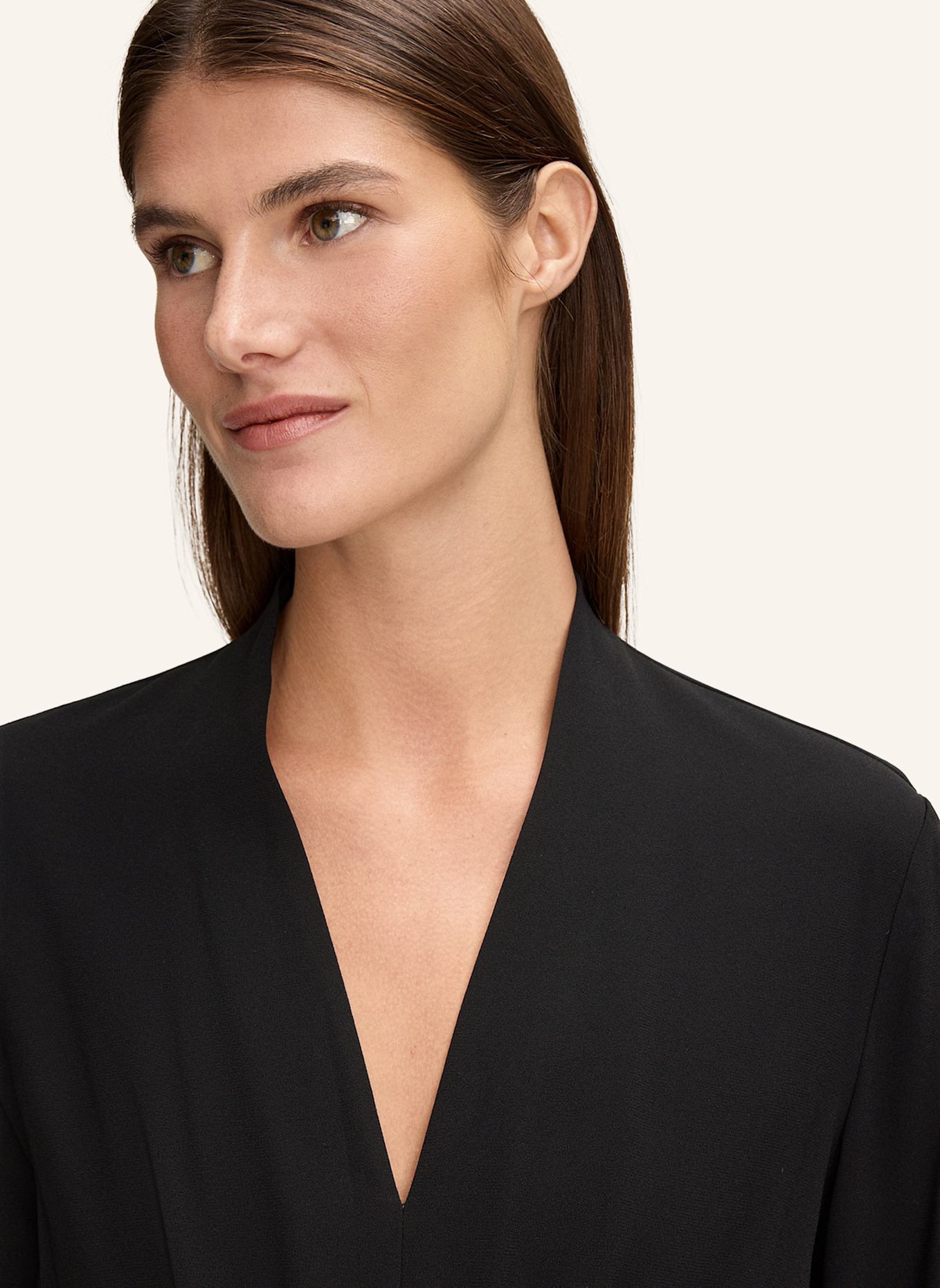 windsor. Kleid: SCHWARZ