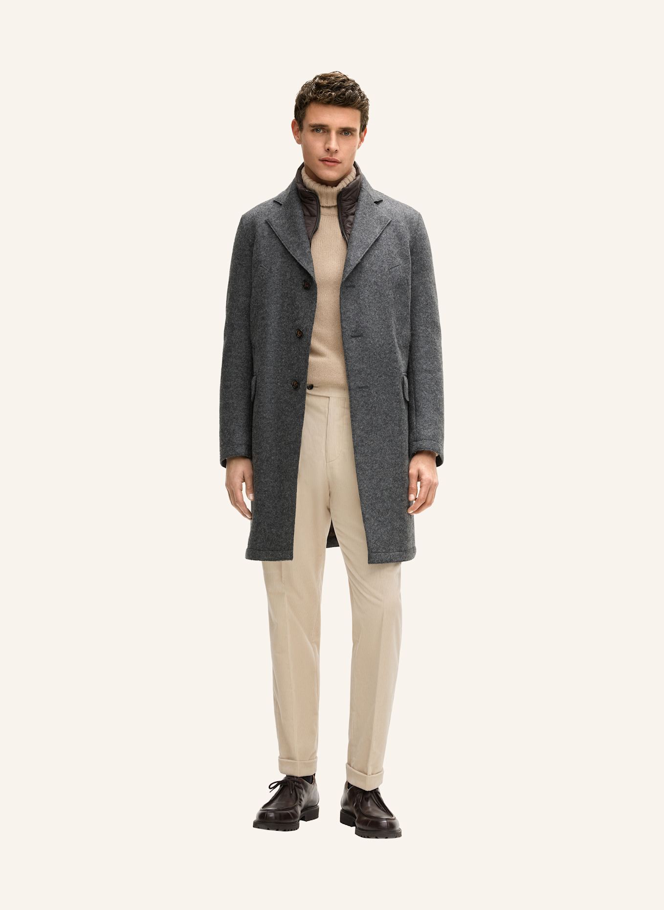 windsor. Mantel: GRAU