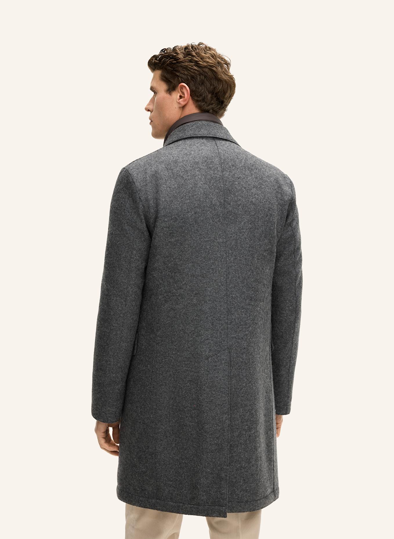 windsor. Mantel: GRAU