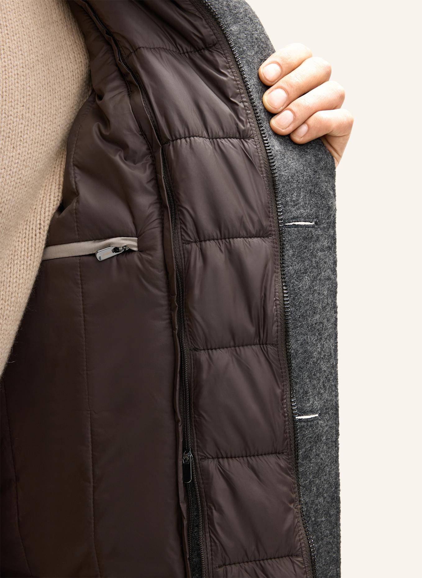 windsor. Mantel: GRAU