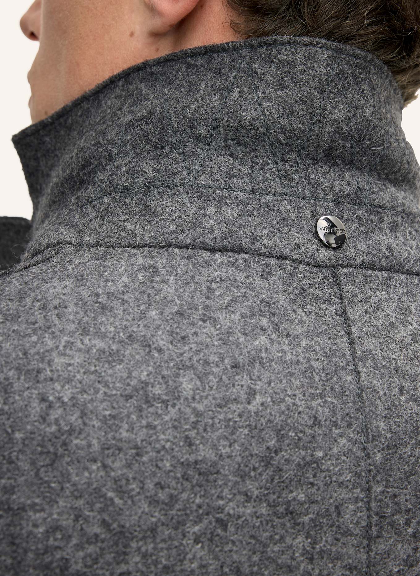 windsor. Mantel: GRAU