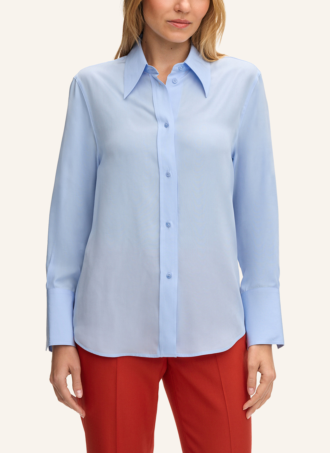 windsor. Bluse: HELLBLAU