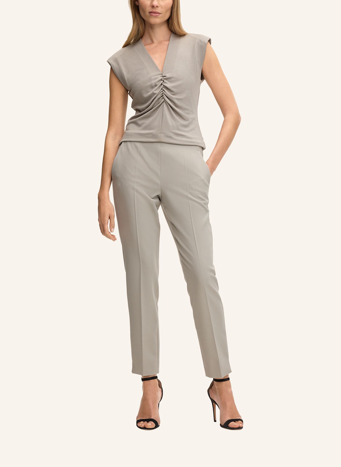 windsor. Shirt: BEIGE