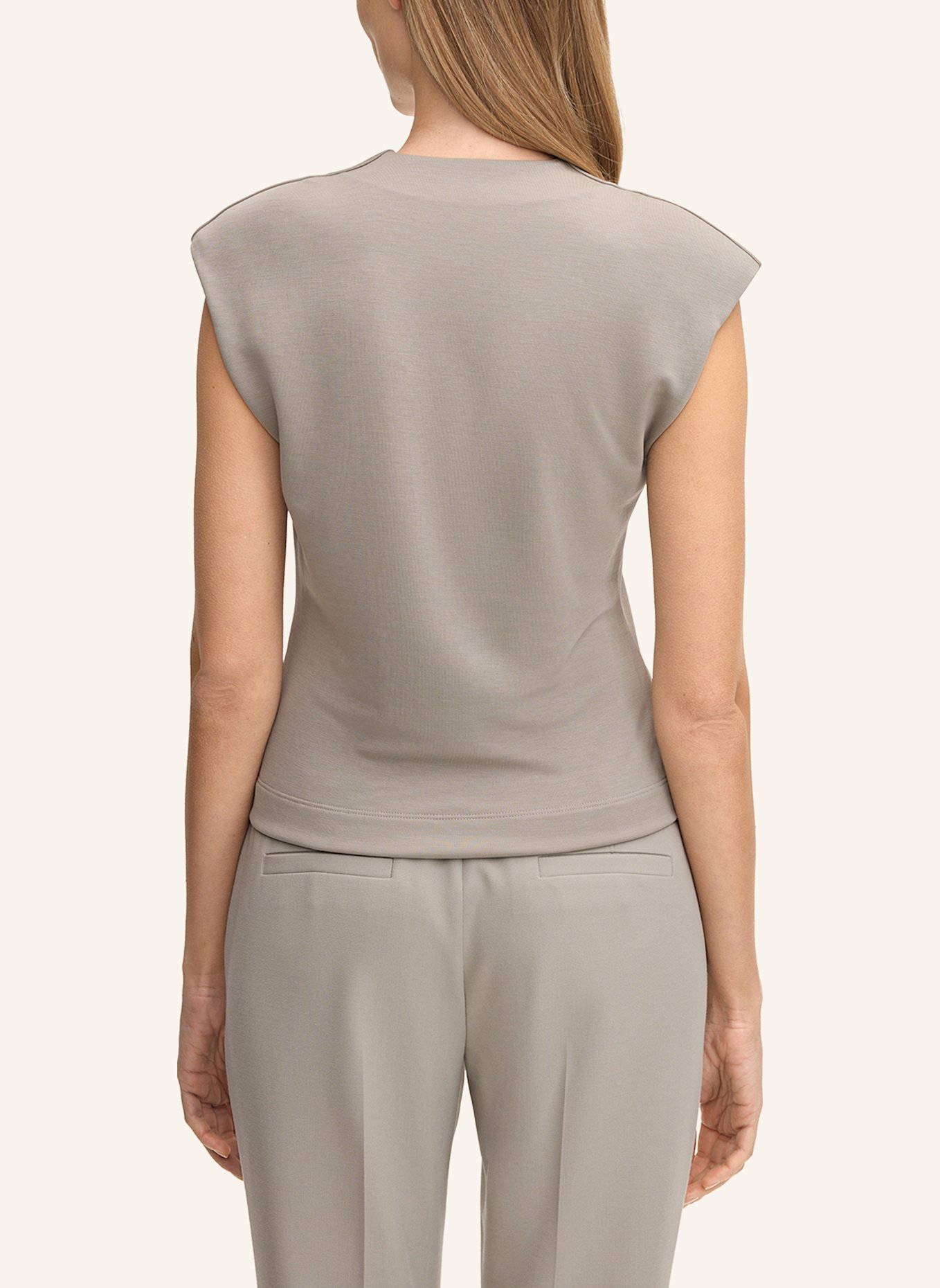 windsor. Shirt: BEIGE