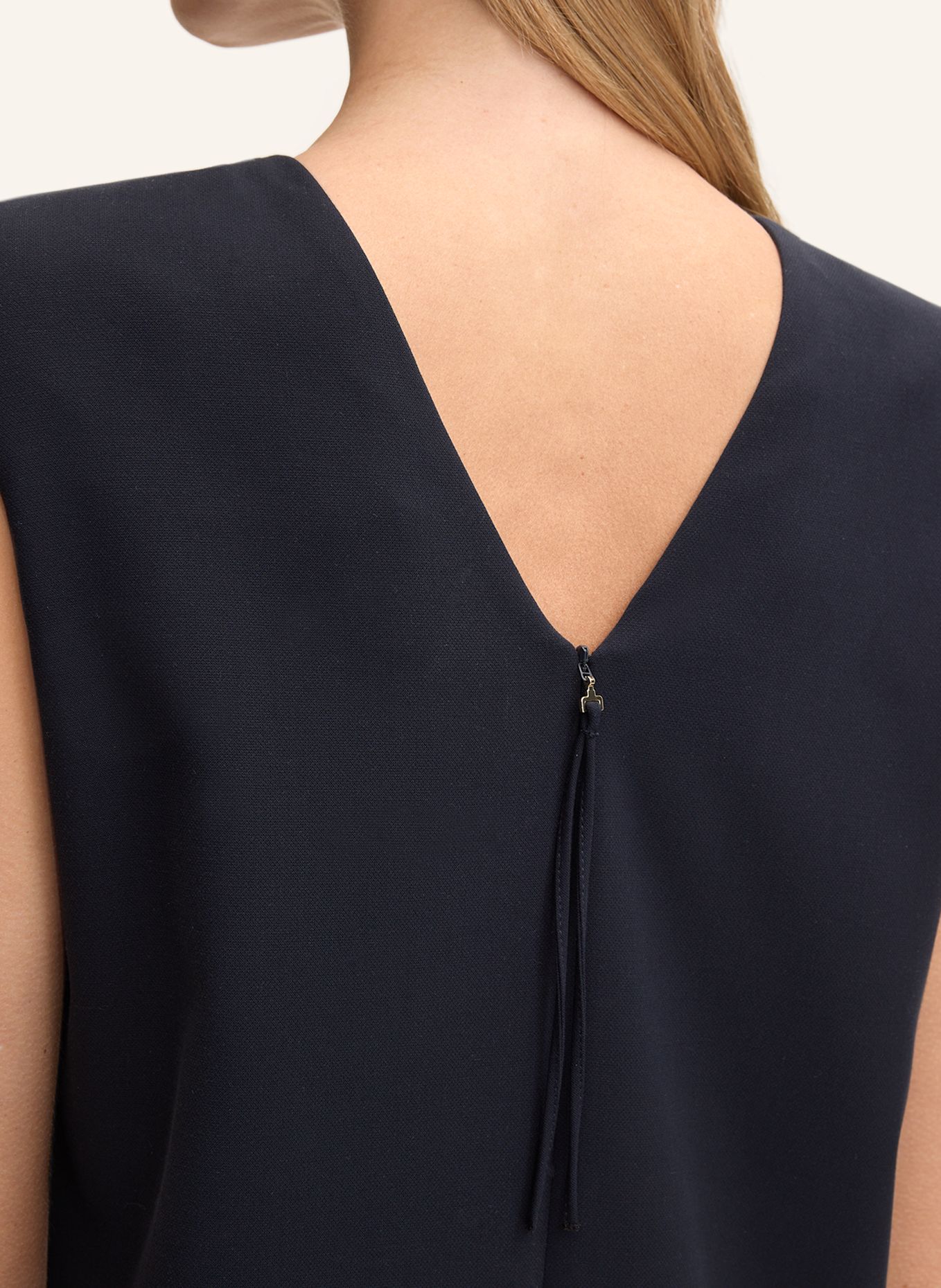 windsor. Etuikleid: DUNKELBLAU