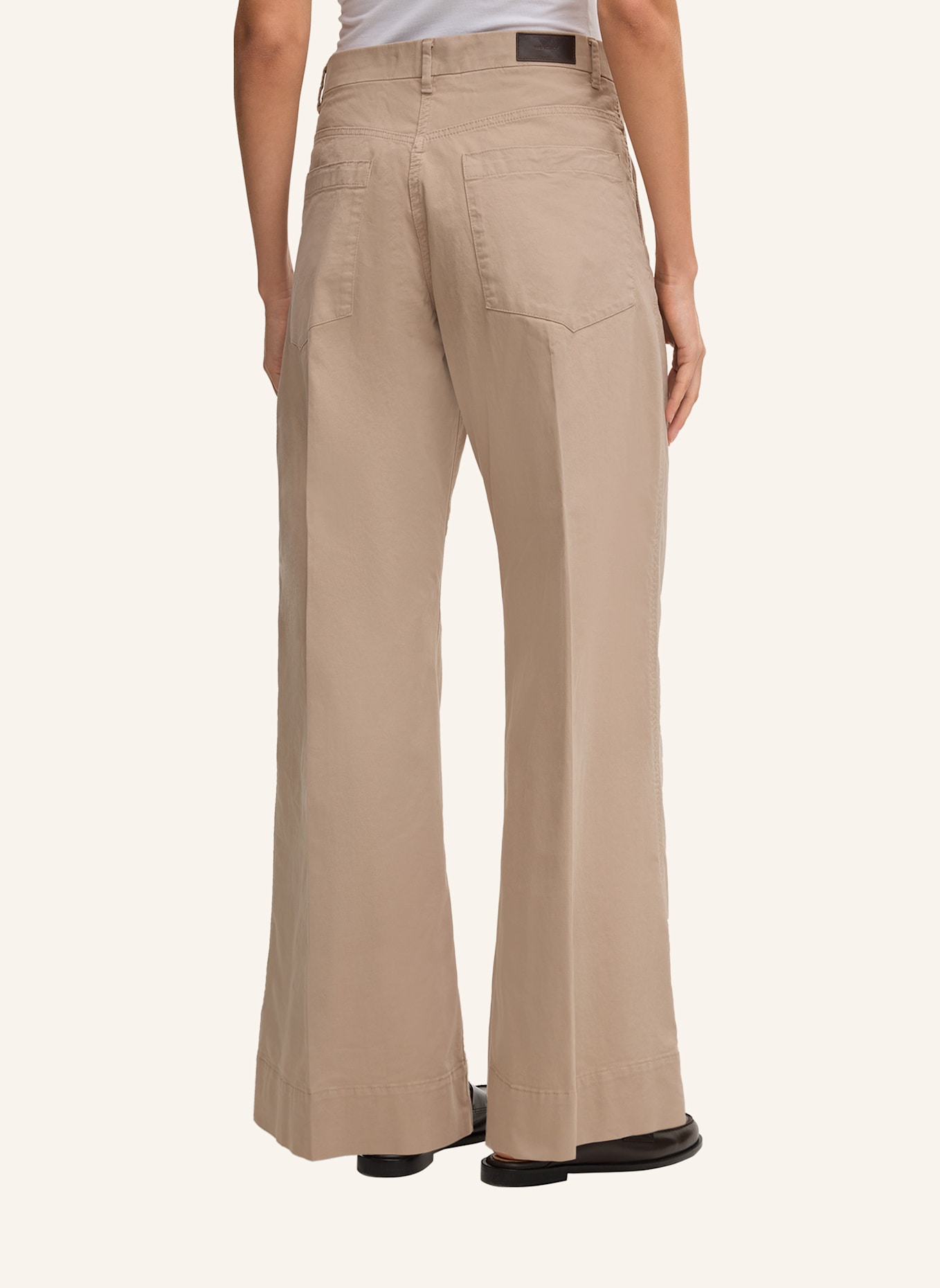 windsor. Hose: BEIGE