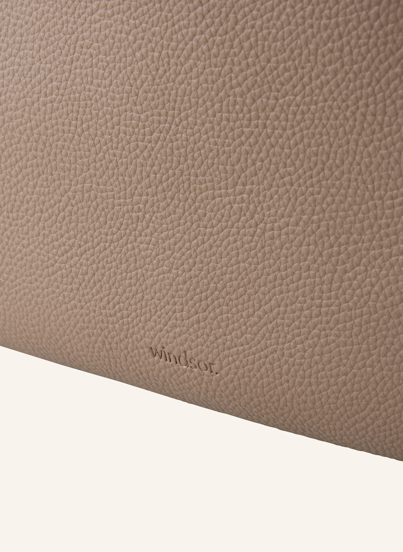 windsor. Hobo Bag: TAUPE