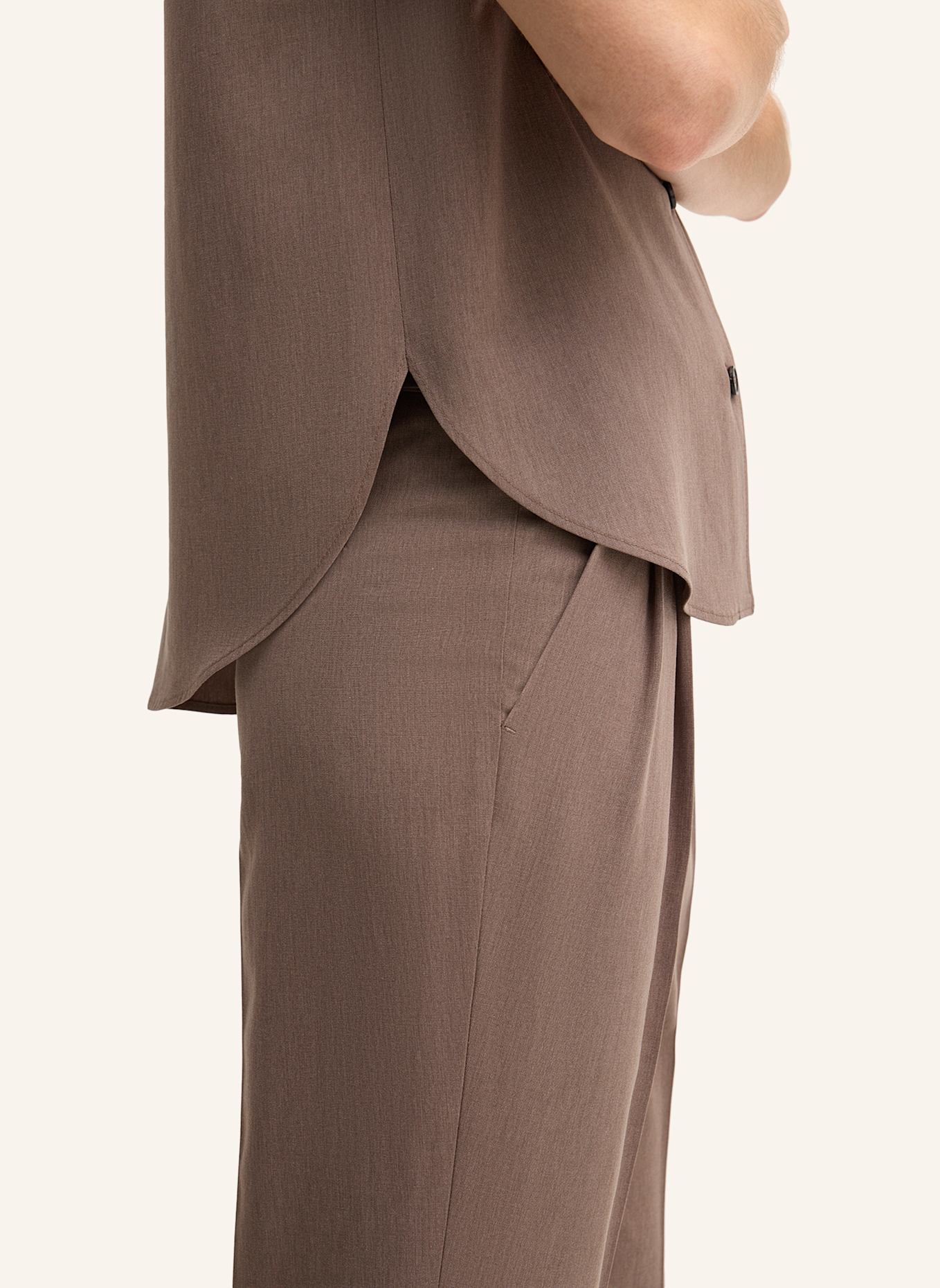 windsor. Hemblusen-Top: BRAUN