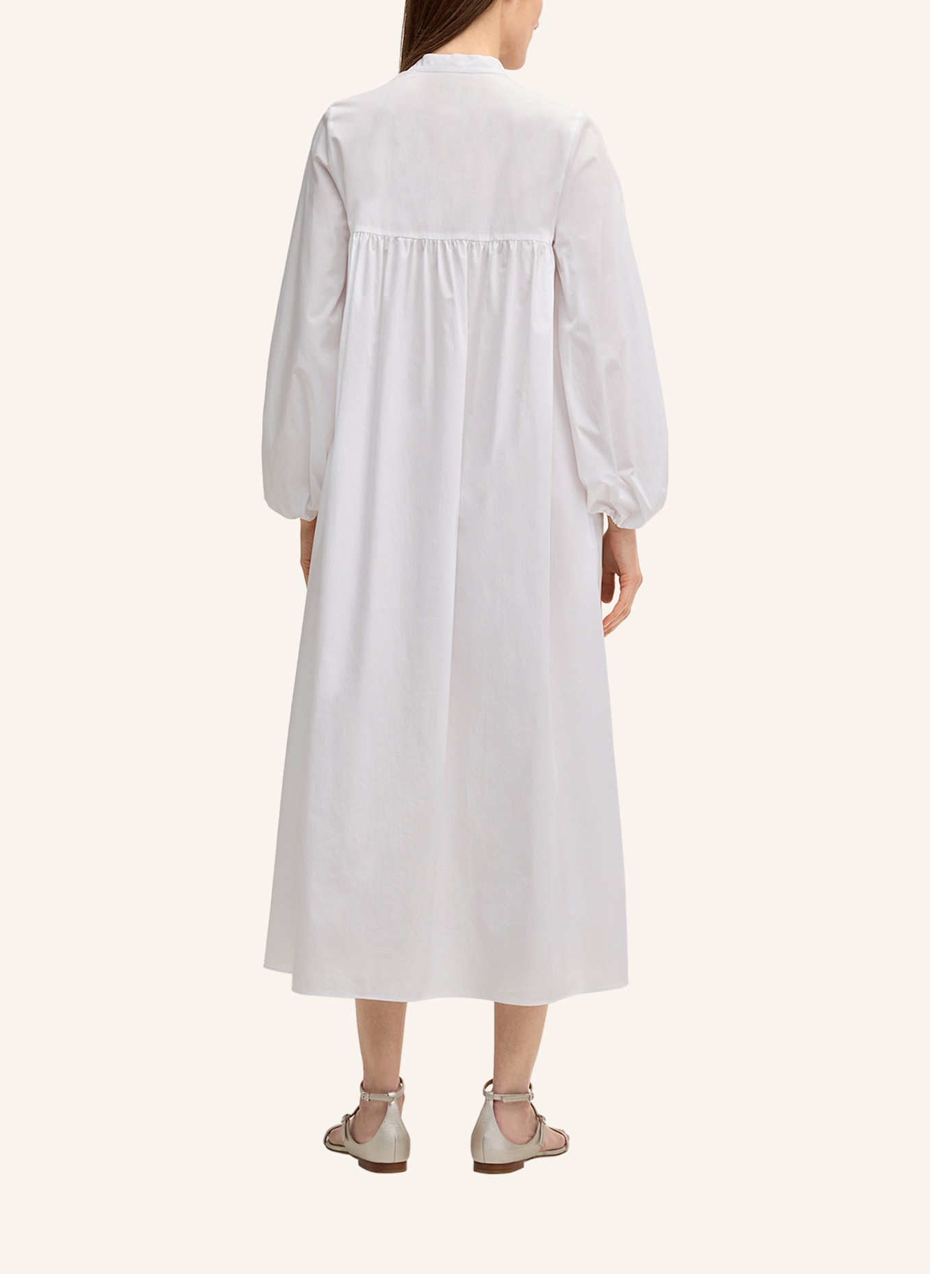 windsor. Kleid: WEISS