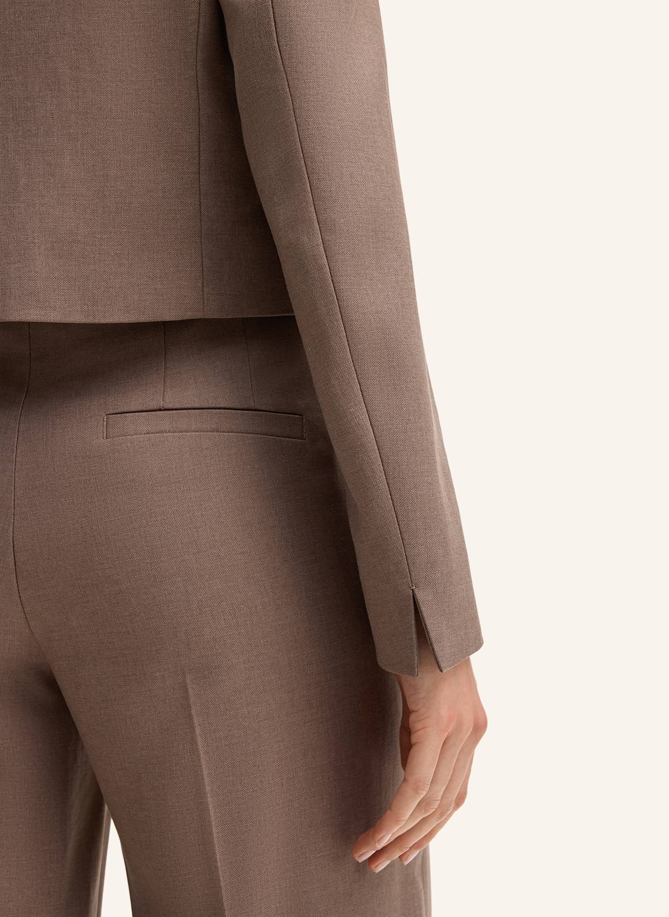 windsor. Blazer: BRAUN