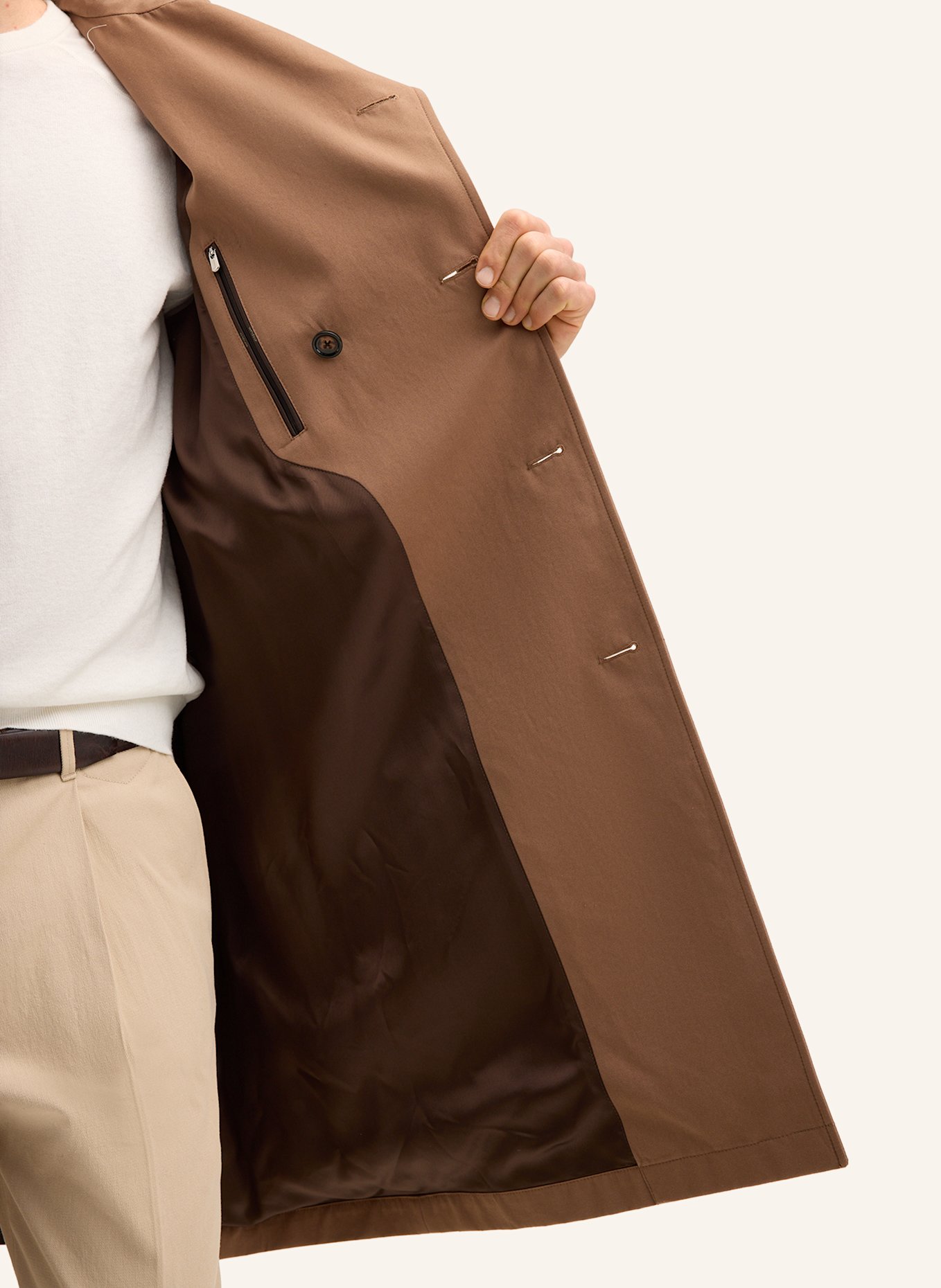 windsor. Mantel: CAMEL