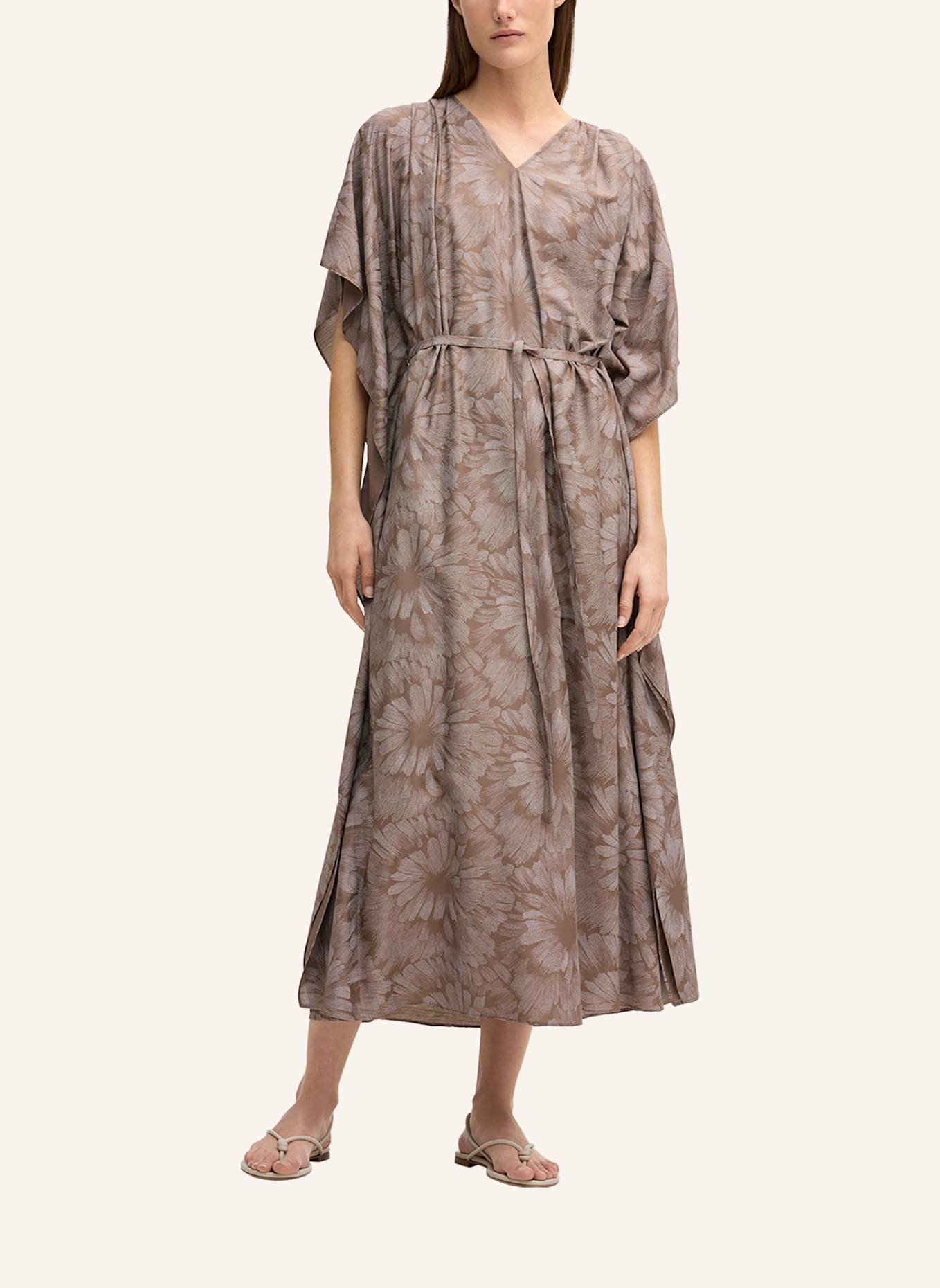 windsor. Kleid: BRAUN