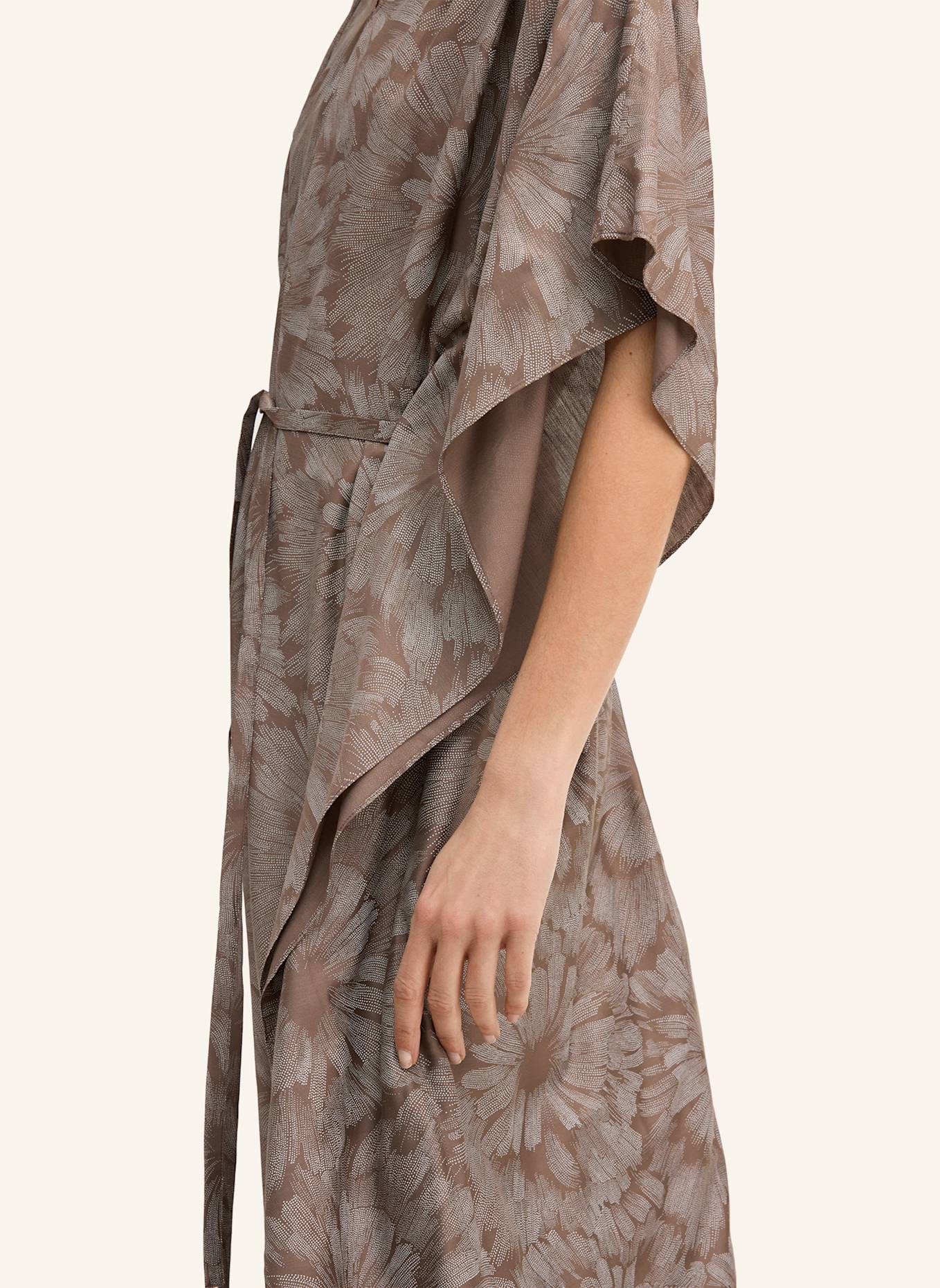 windsor. Kleid: BRAUN