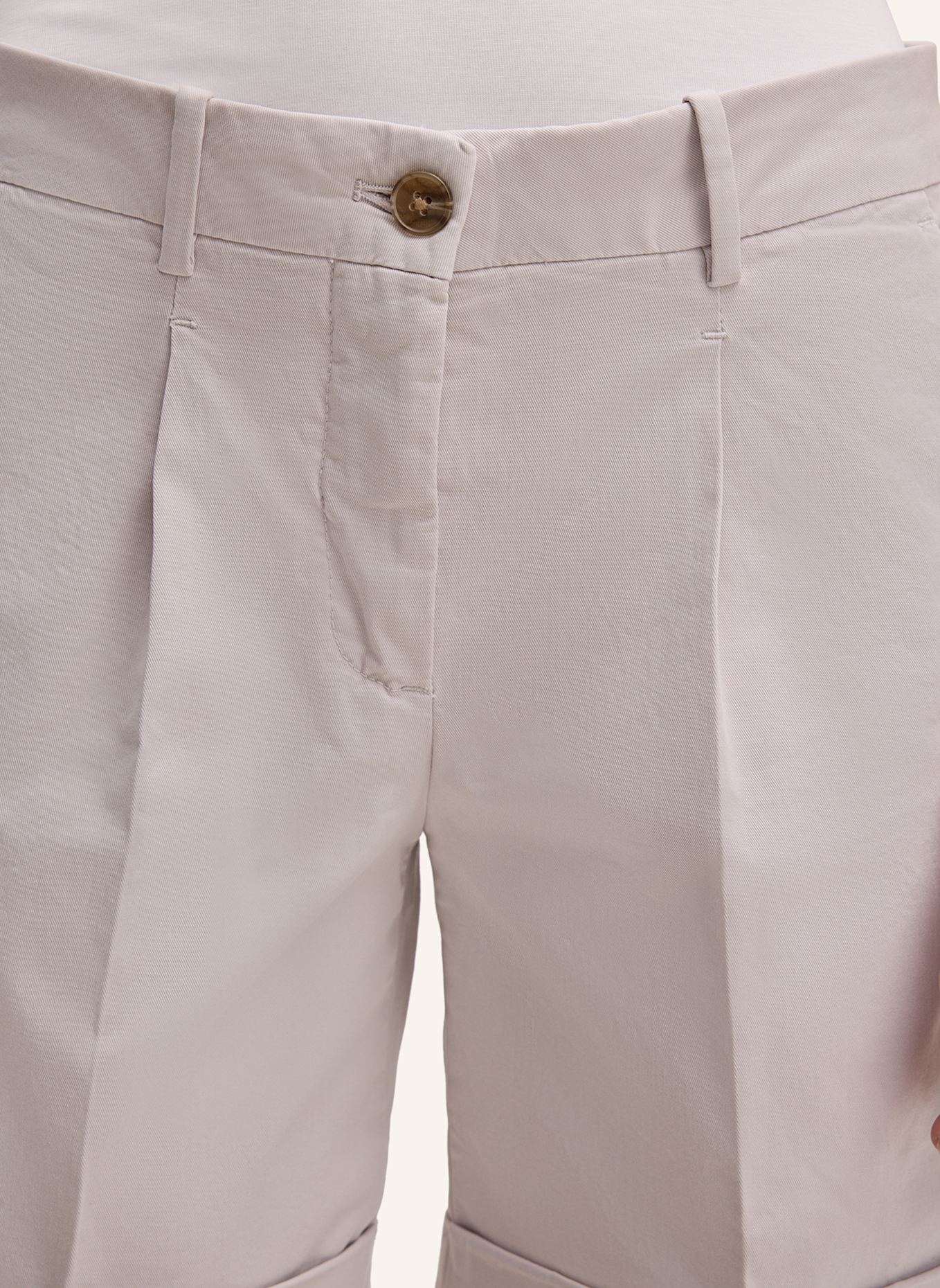 windsor. Shorts: BEIGE