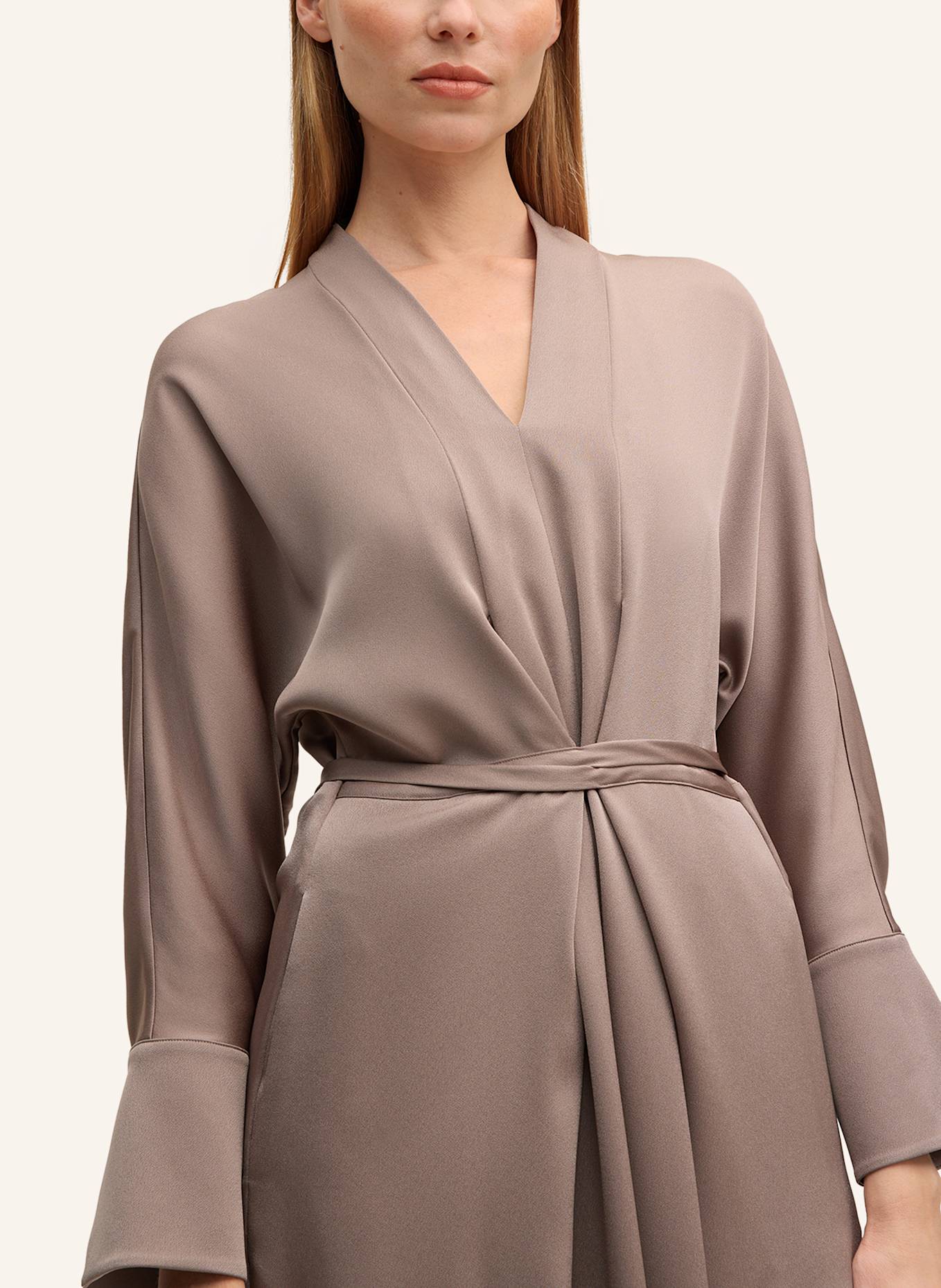 windsor. Kleid: BRAUN