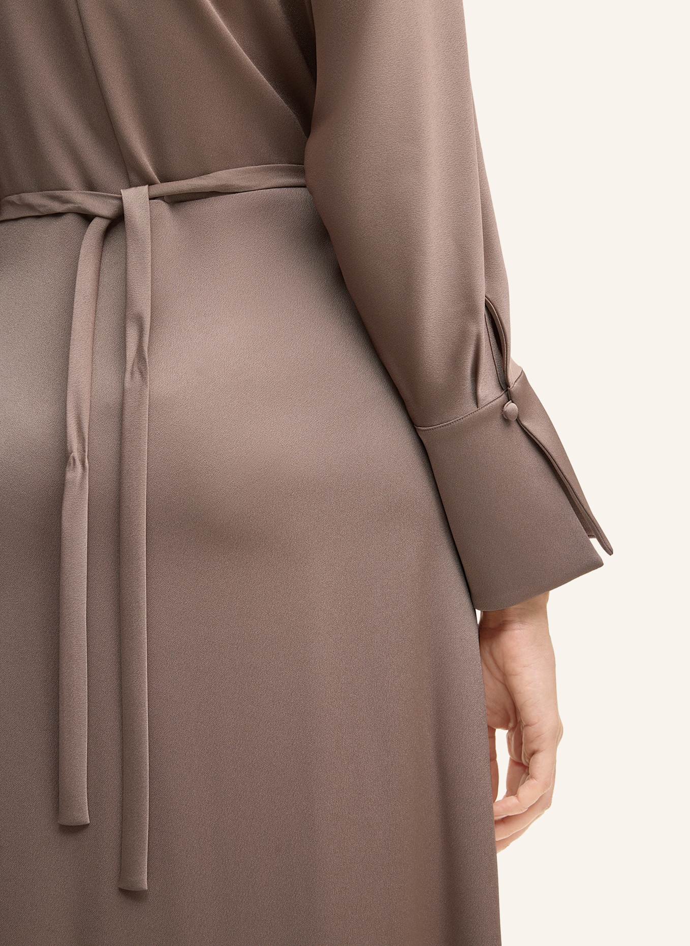 windsor. Kleid: BRAUN