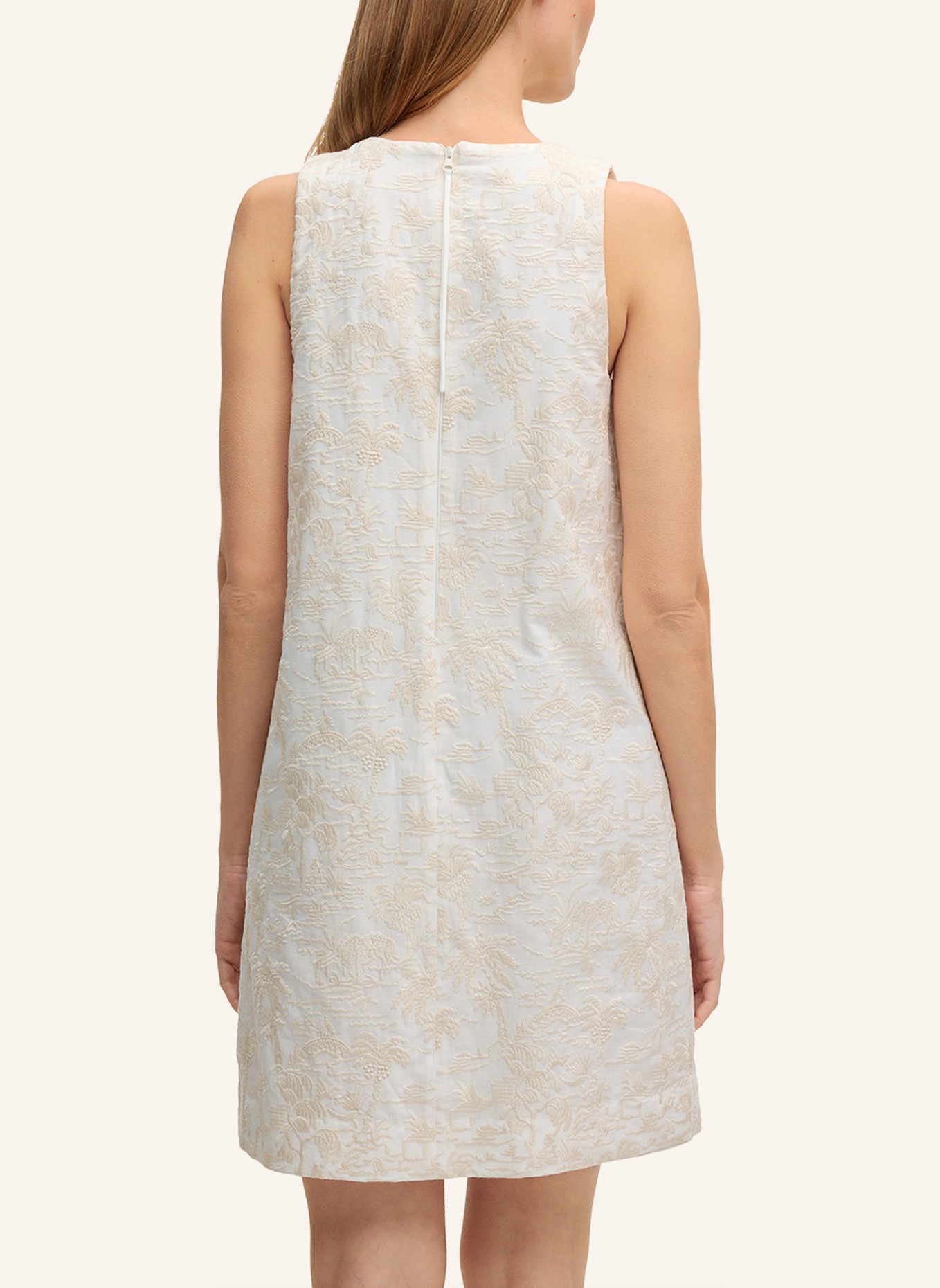 windsor. Kleid: WEISS