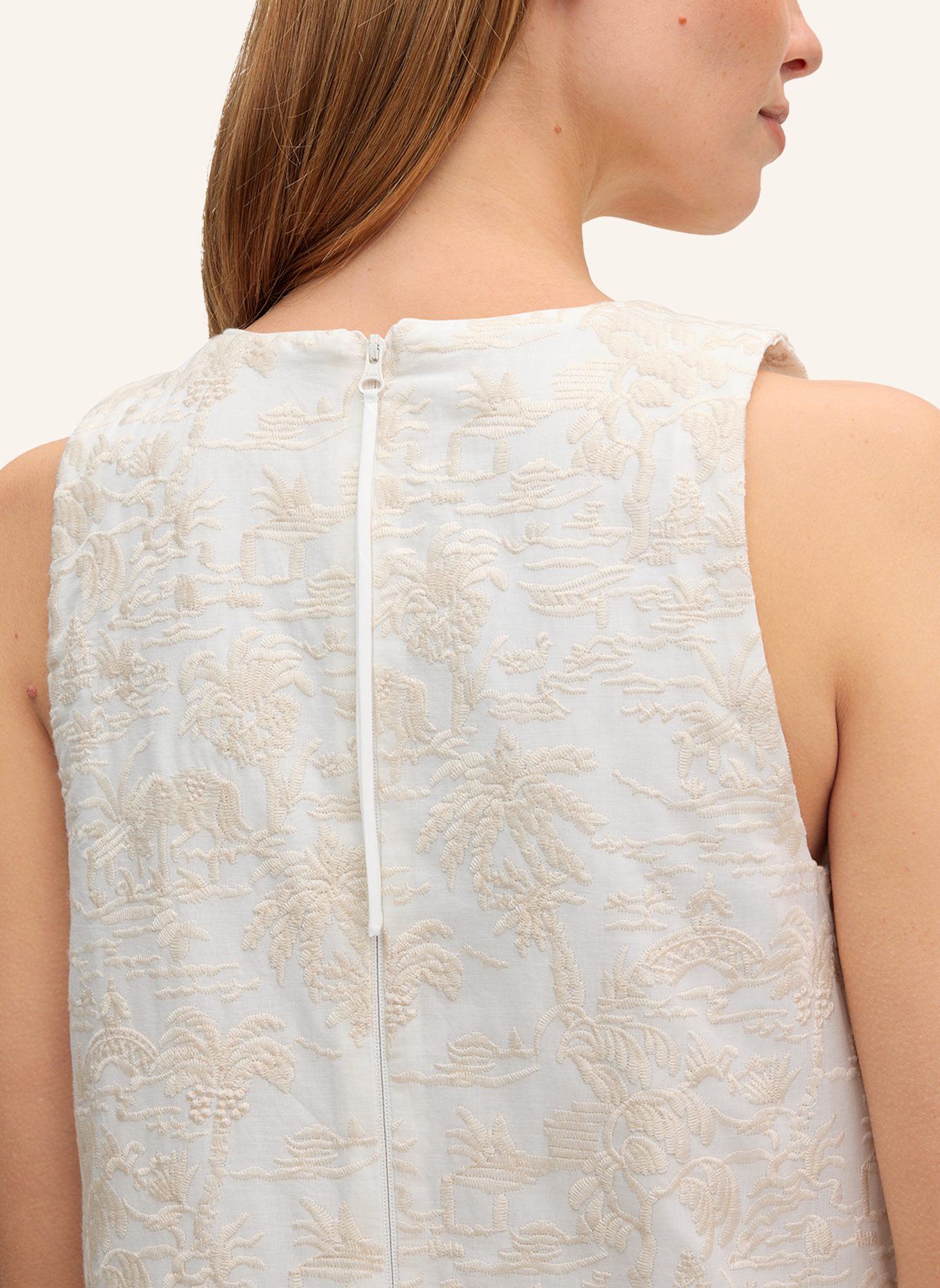 windsor. Kleid: WEISS