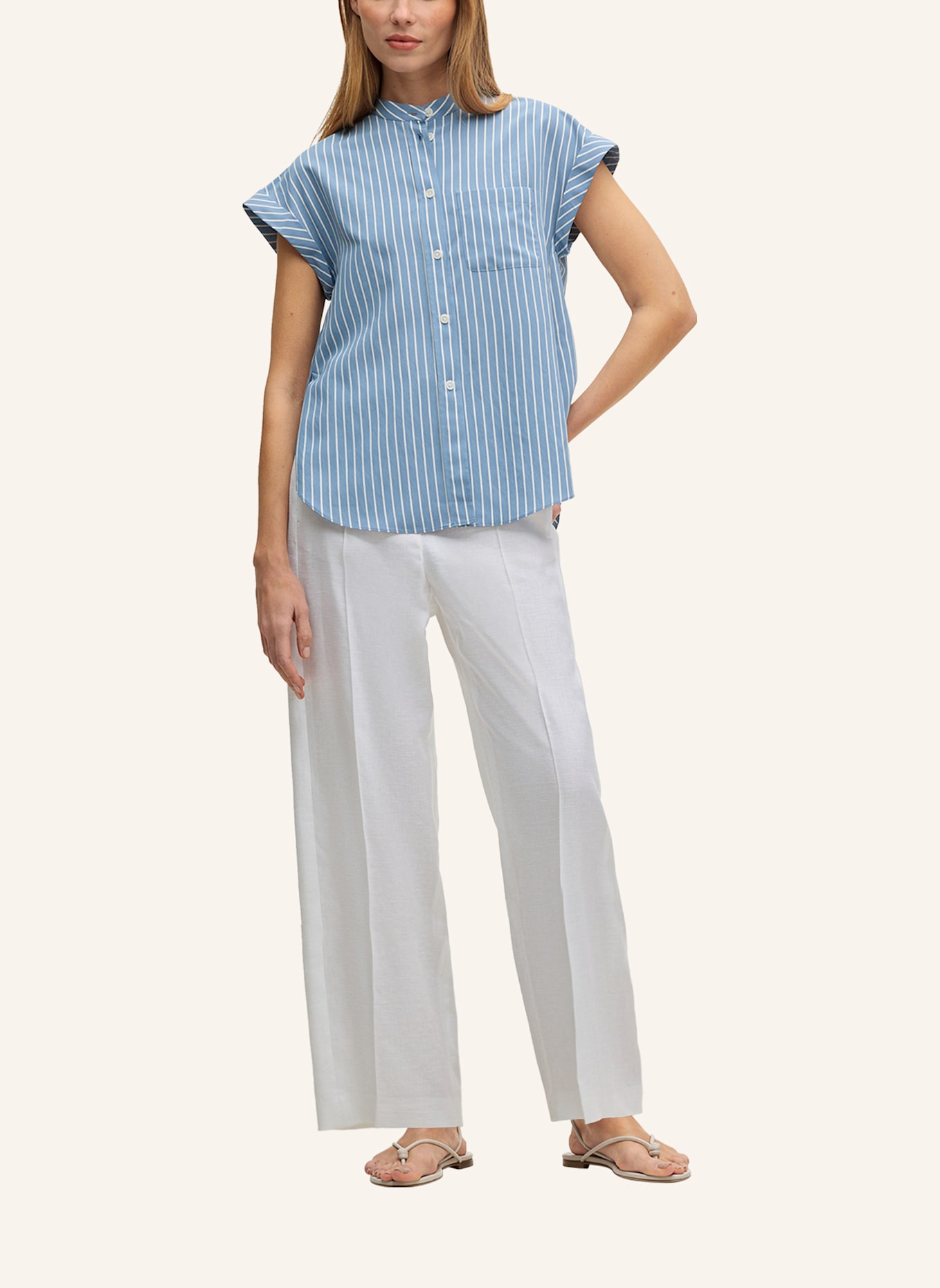 windsor. Bluse: HELLBLAU