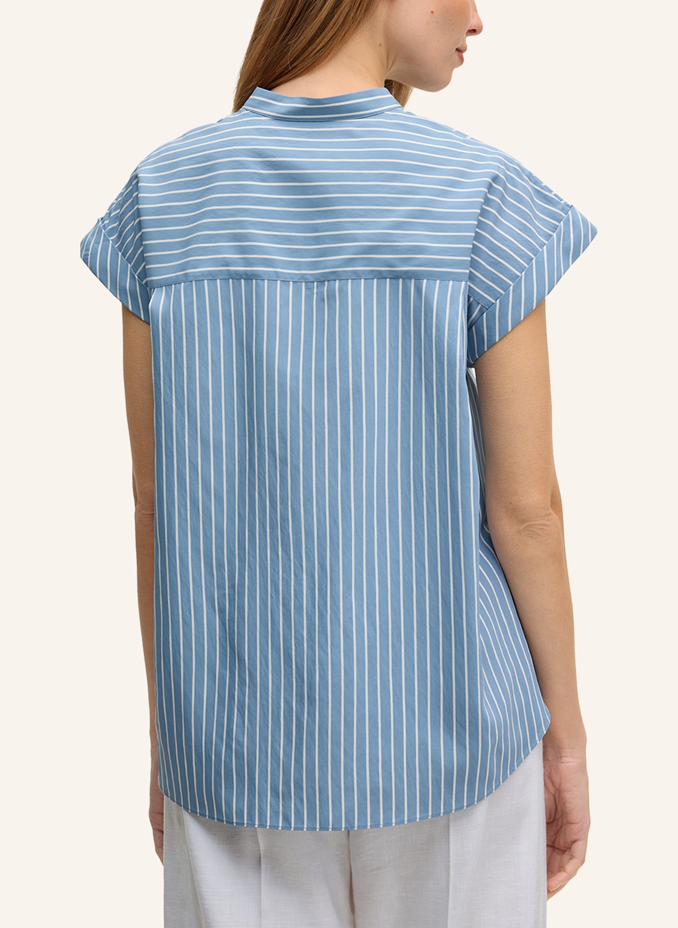 windsor. Bluse: HELLBLAU