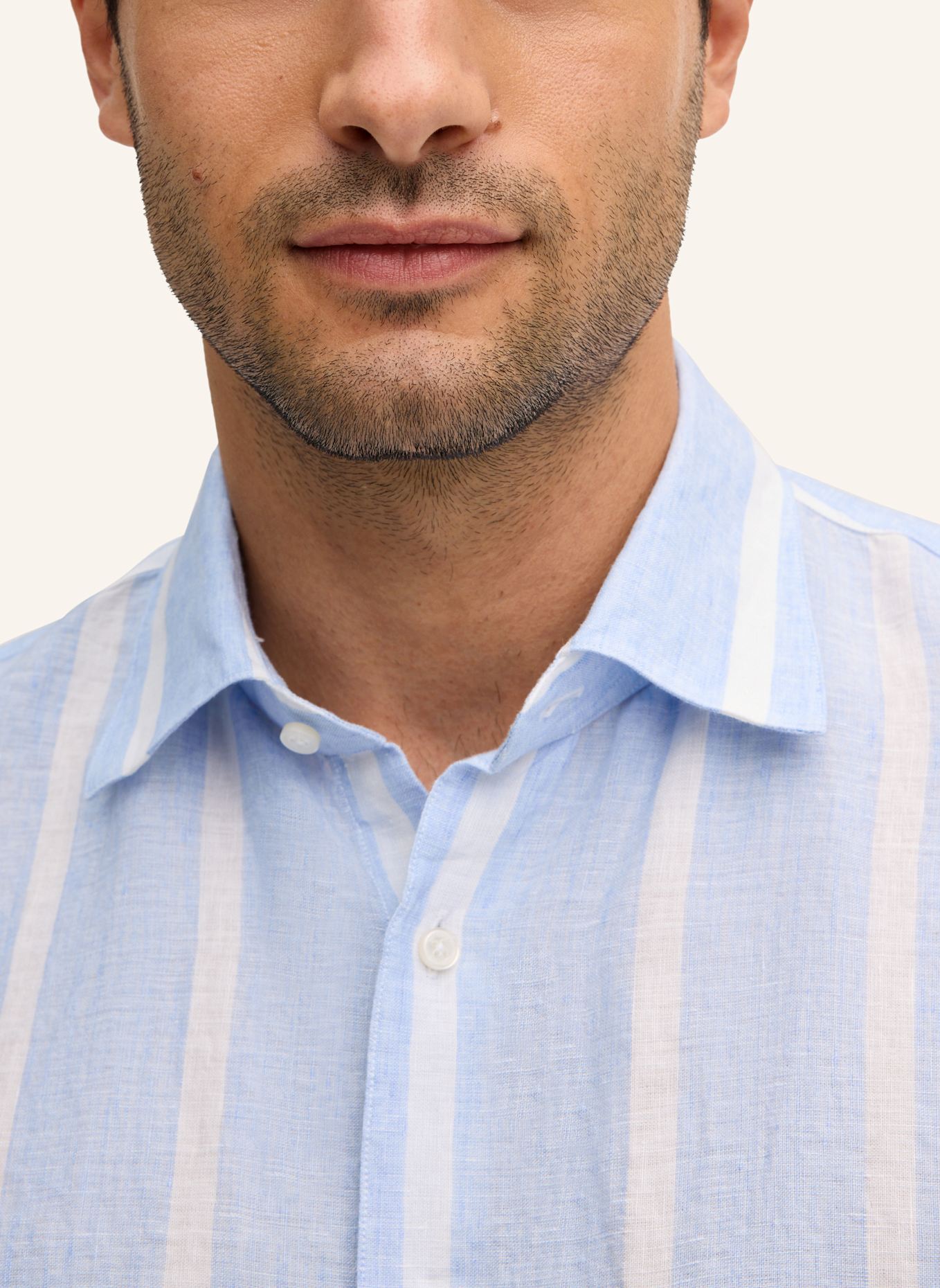 windsor. Kurzarm-Hemd: BLAU/ WEISS