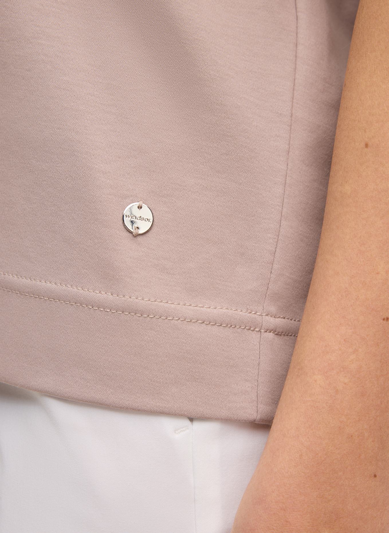 windsor. T-Shirt: TAUPE
