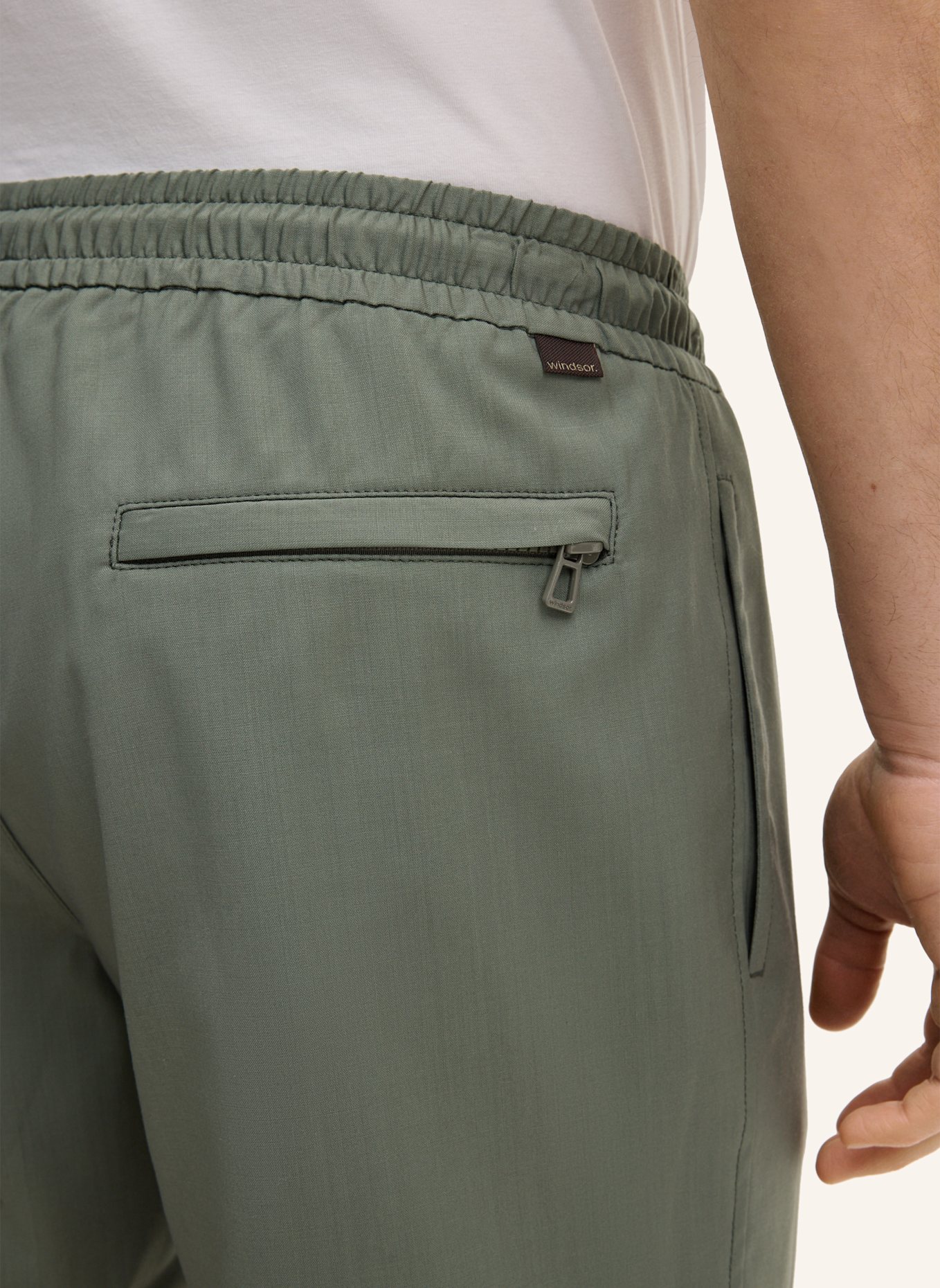 windsor. Shorts Regular Fit: OLIV