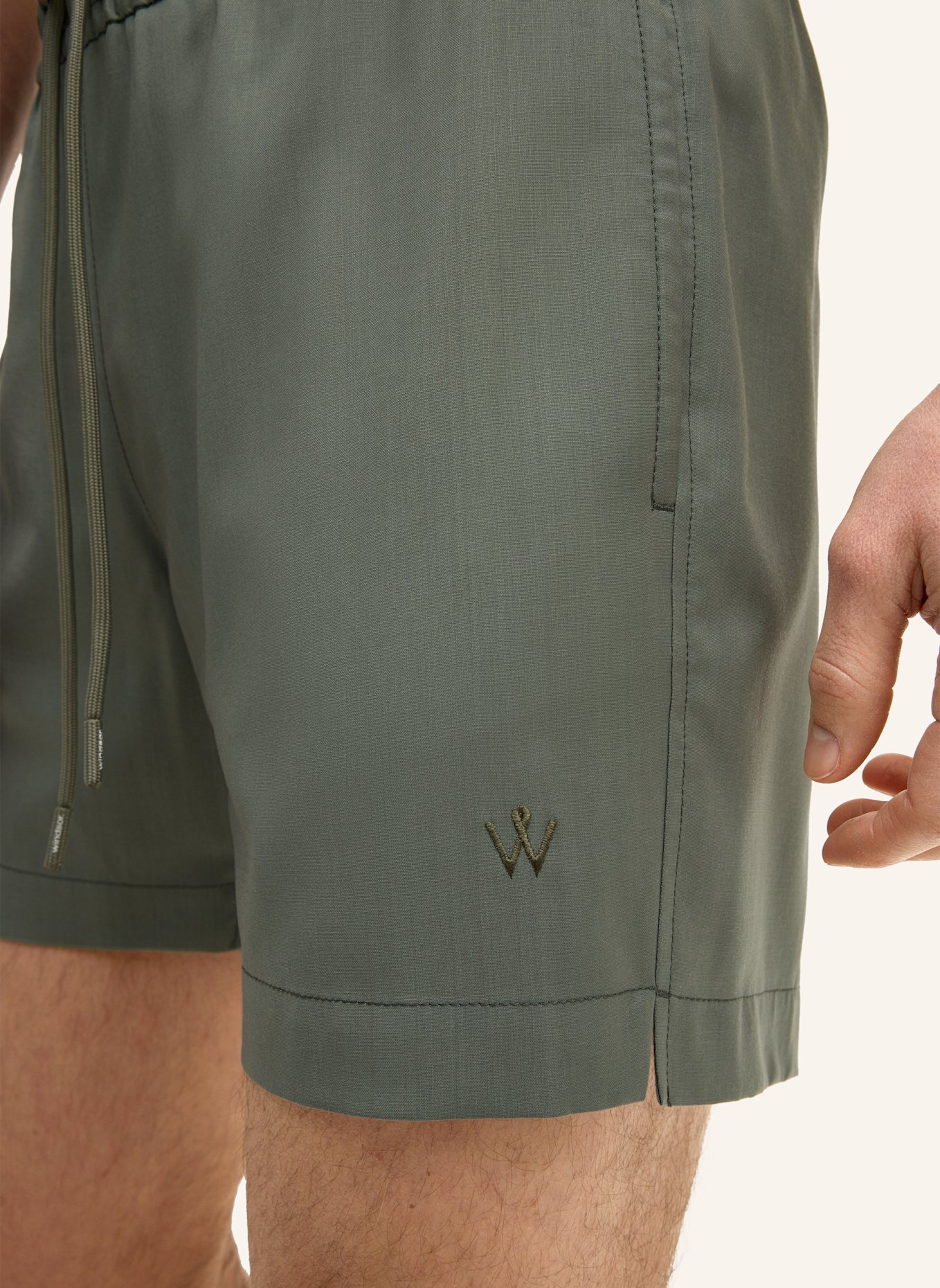 windsor. Shorts Regular Fit: OLIV